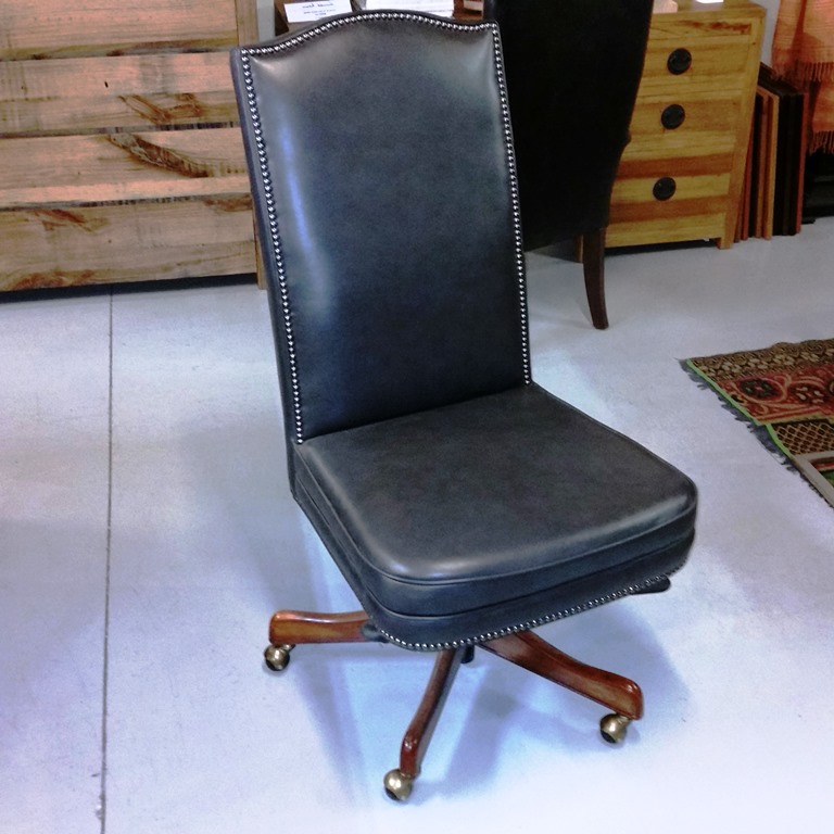 Hobart Leather Desk Chair PAD9701