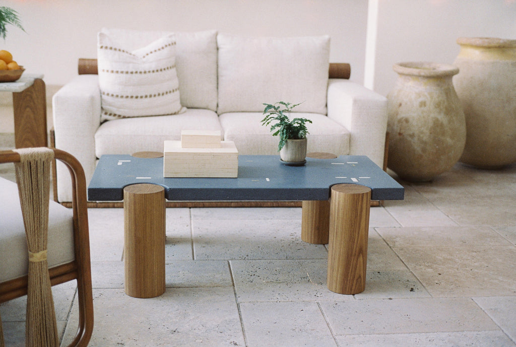 https://a.1stdibscdn.com/cacique-coffee-table-in-cast-concrete-with-bronze-inlays-and-solid-oak-legs-for-sale-picture-8/f_108882/f_491925621773324767887/000039_master.jpg