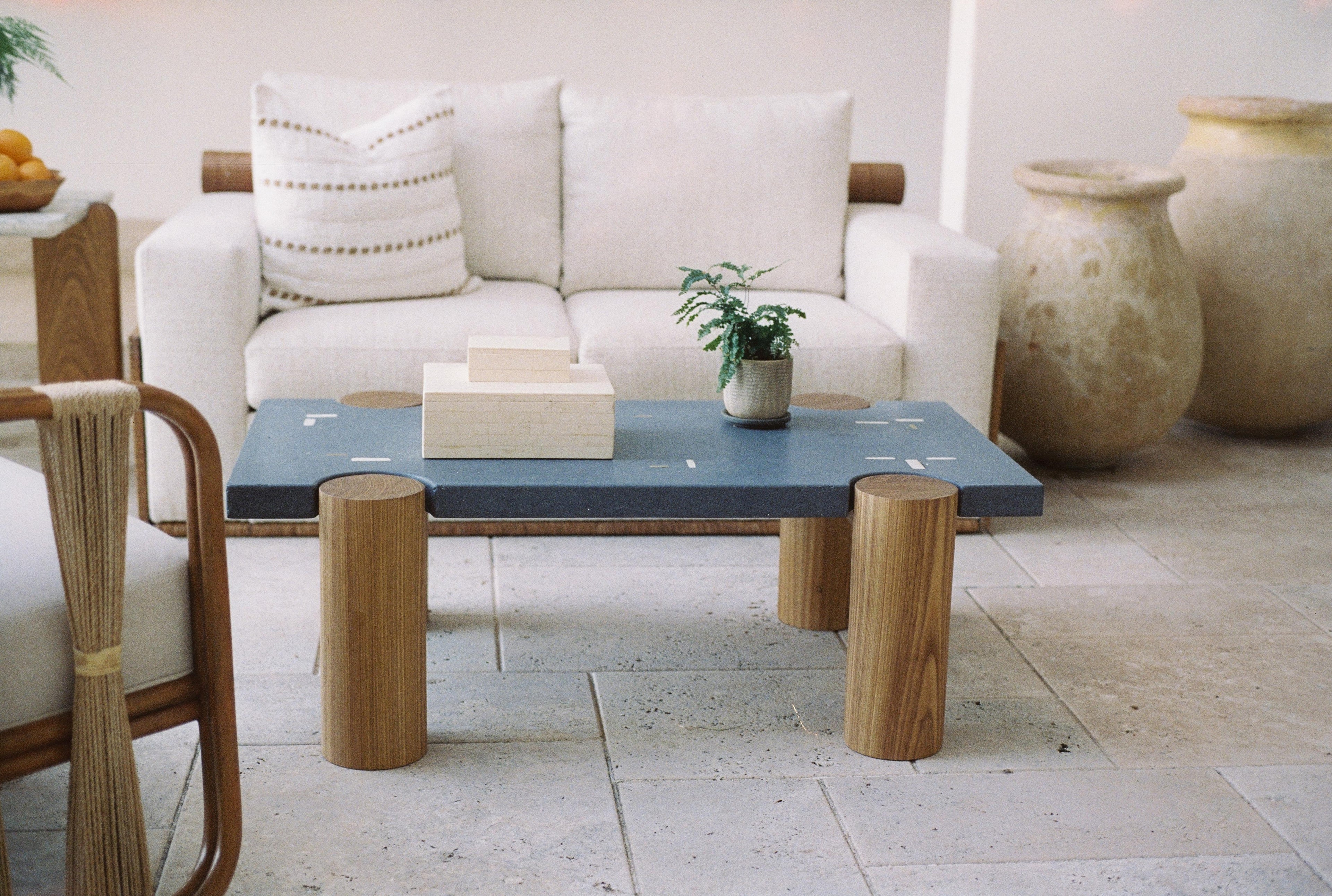 https://a.1stdibscdn.com/cacique-coffee-table-in-cast-concrete-with-bronze-inlays-and-solid-oak-legs-for-sale-picture-8/f_108882/f_491925621773324767887/000039_master.jpg