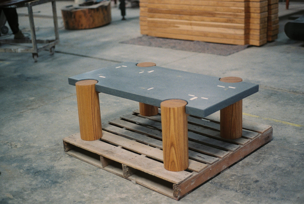 https://a.1stdibscdn.com/cacique-coffee-table-in-cast-concrete-with-bronze-inlays-and-solid-oak-legs-for-sale-picture-9/f_108882/f_491925621773324774360/000059_master.JPG