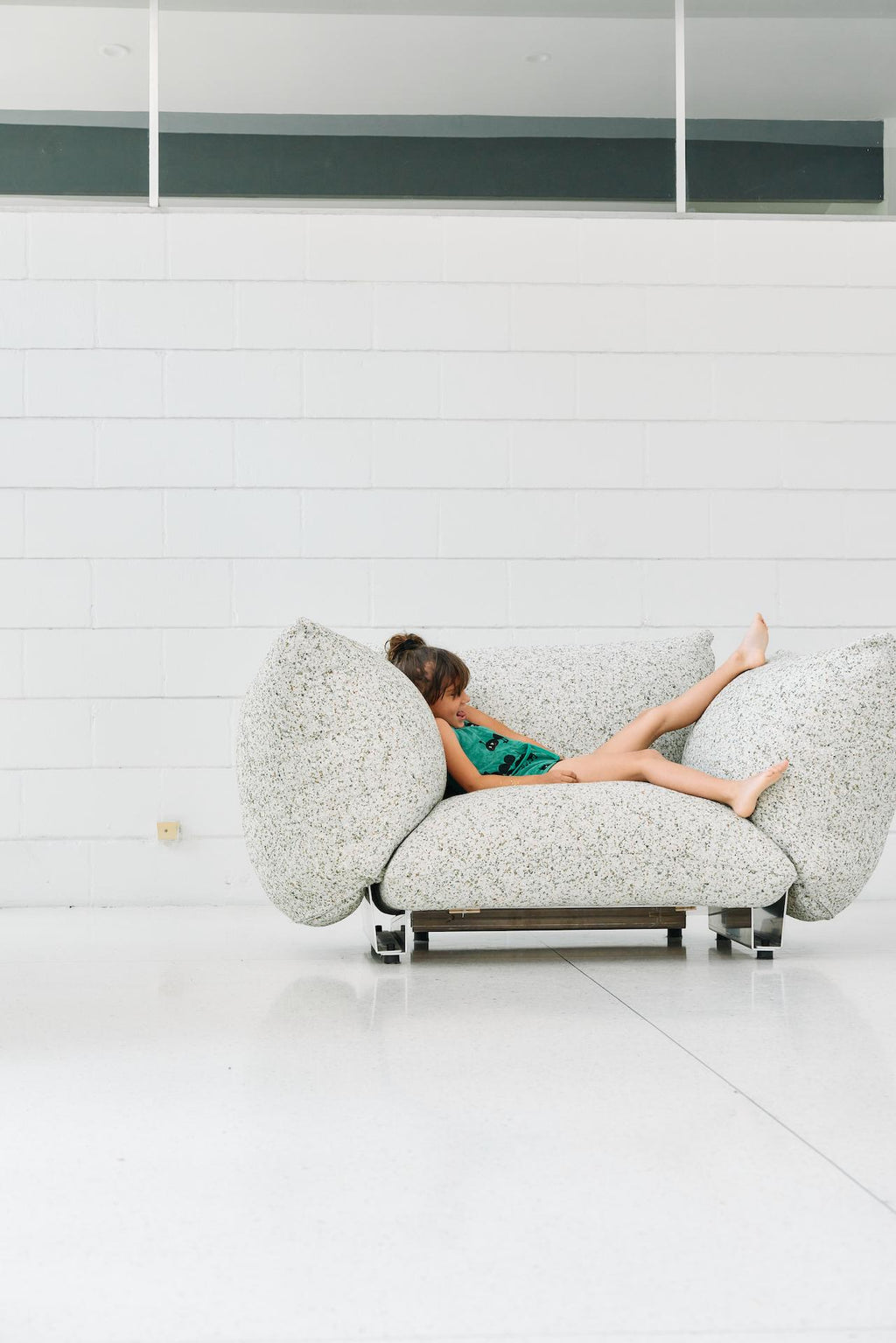 https://a.1stdibscdn.com/the-pillow-sofa-single-seat-upholstered-armchair-sofa-with-aluminum-frame-for-sale-picture-6/f_28533/f_397568121715901977202/_0009331_master.jpg