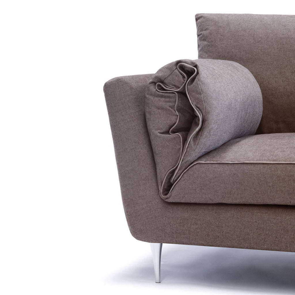https://a.1stdibscdn.com/casquet-sofa-by-ddpstudio-for-sale-picture-3/f_17062/f_152669211639066573744/_0018_4_d3co_casquet_sofa_detail_b_master.jpg