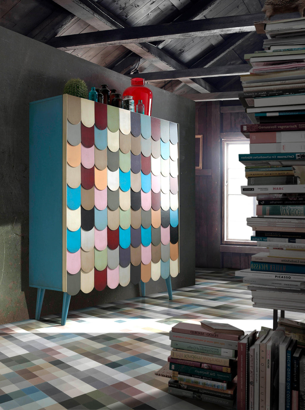 https://a.1stdibscdn.com/pez-cabinet-by-lola-glamour-for-sale-picture-3/f_12192/f_461425421754346081496/0053_ambiente_master.jpg