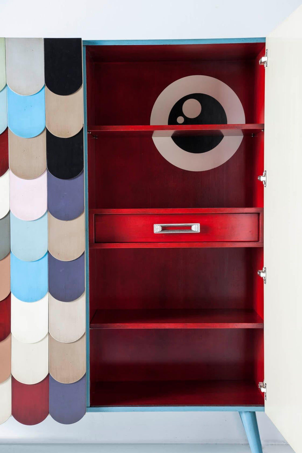 https://a.1stdibscdn.com/pez-cabinet-by-lola-glamour-for-sale-picture-4/f_12192/f_461425421754346080945/0053_detalle_2__master.jpg