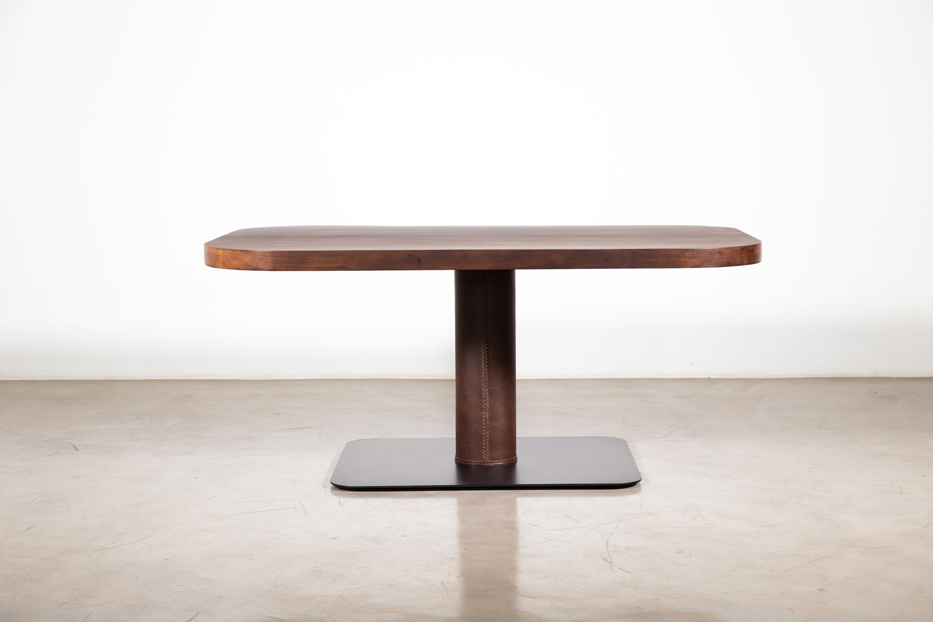 https://a.1stdibscdn.com/modern-square-wood-stitched-leather-pedestal-table-from-costantini-vincenzo-for-sale-picture-2/f_25173/f_338442921681732385946/00_Square_Table_By_Costantini_1__master.jpg