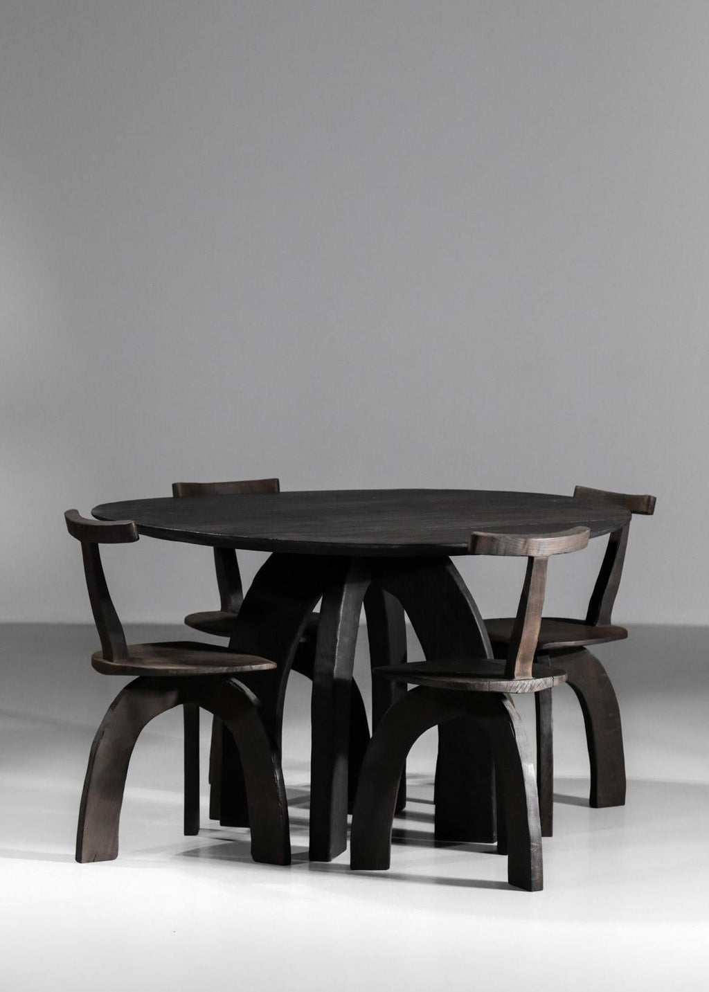 https://a.1stdibscdn.com/artisanal-round-table-by-vincent-vincent-model-80-20-in-burnt-wood-for-sale-picture-11/f_30663/f_180157521582128625618/01124_master.jpg