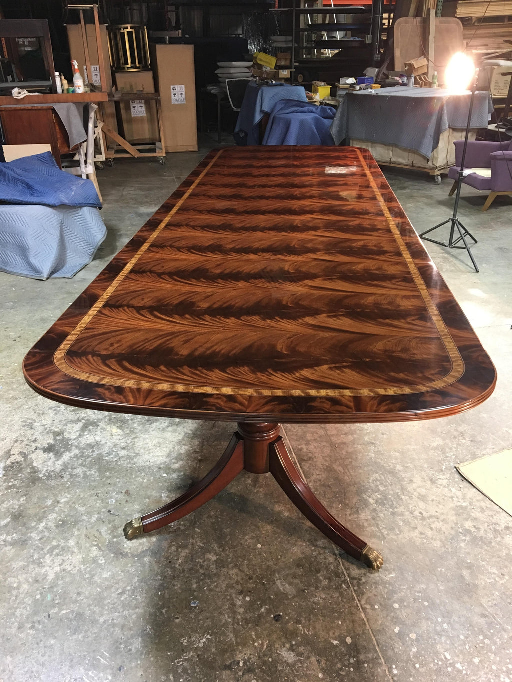 https://a.1stdibscdn.com/traditional-mahogany-georgian-style-banquet-dining-table-by-leighton-hall-for-sale-picture-6/f_44162/f_13544572/012BABF7_5801_4715_9494_1549658007200_master.jpeg