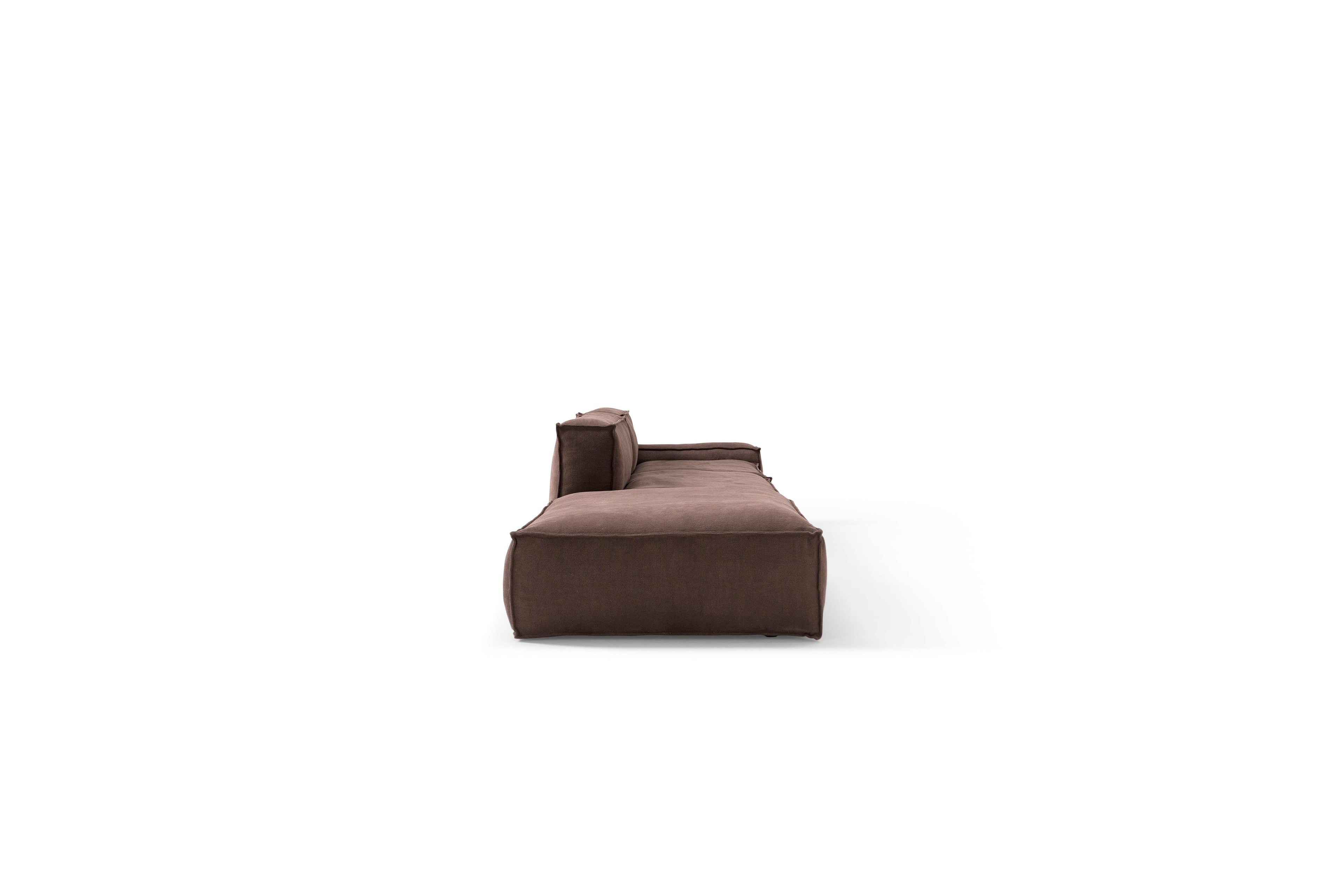 https://a.1stdibscdn.com/linamore-davis-fabric-sofa-composition-by-amura-lab-for-sale-picture-6/f_12192/f_421838921730835547789/012_023_005_linamore29_2_master.jpg