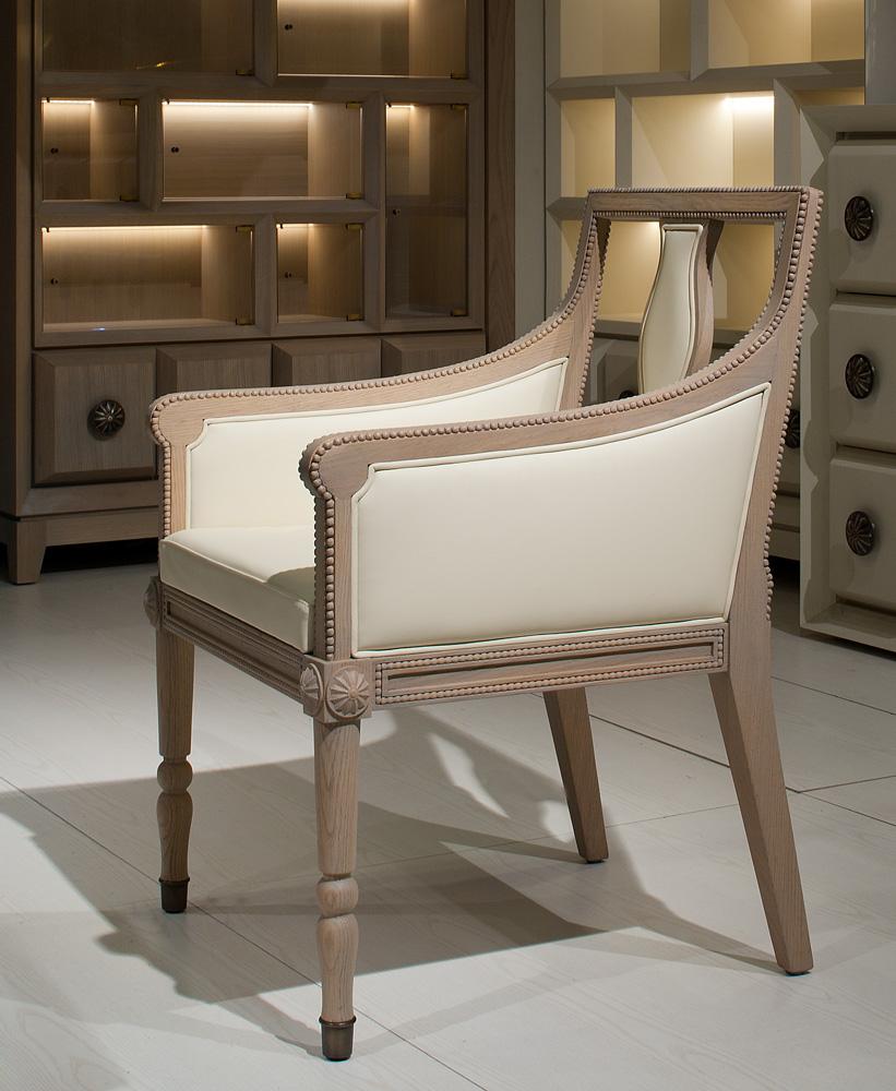 https://a.1stdibscdn.com/farmer-george-beige-wooden-dining-chair-in-oak-covered-in-leather-shaped-back-for-sale-picture-3/f_46131/f_362246721695112703902/0144_041414_master.jpg