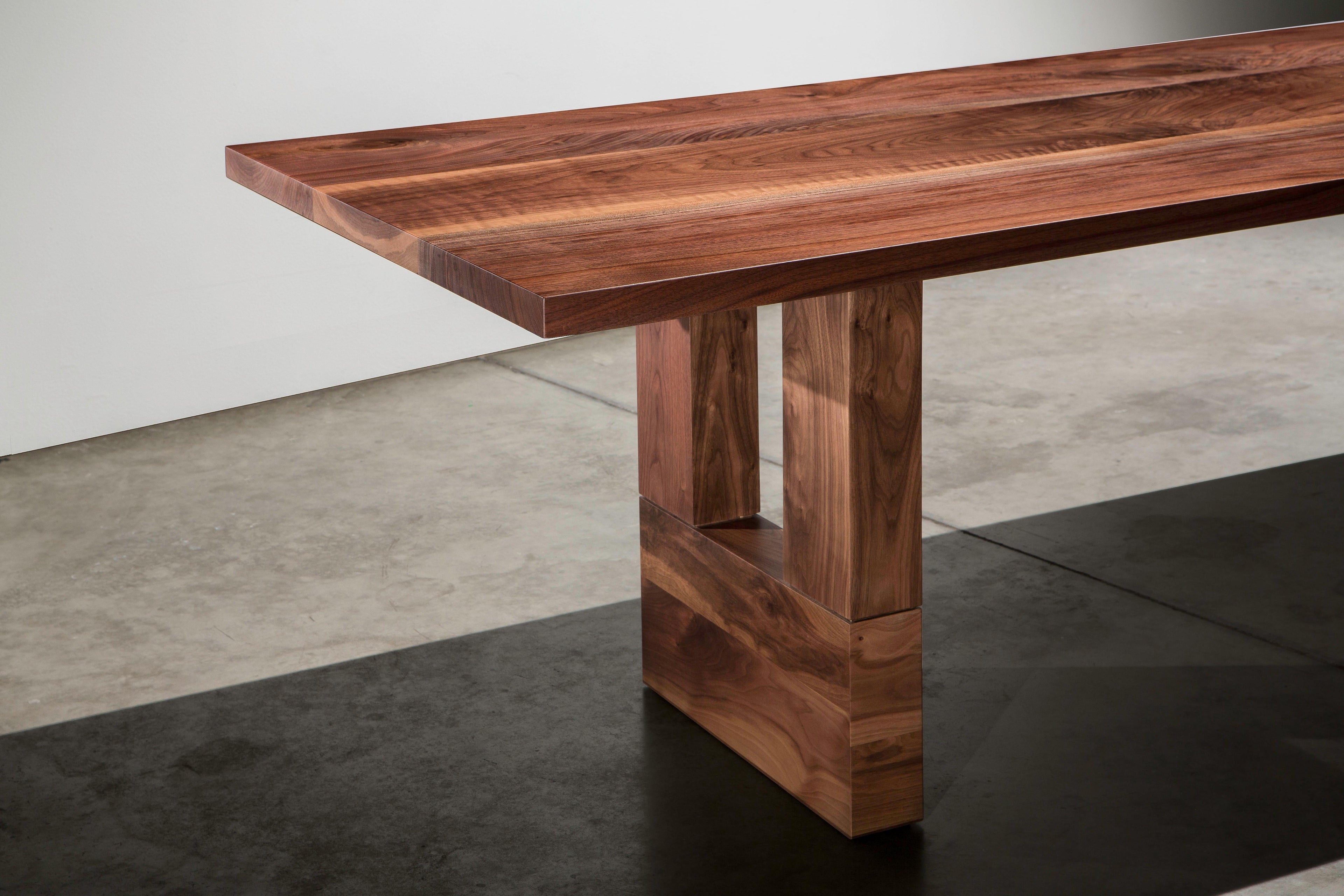 https://a.1stdibscdn.com/mcnichols-dining-table-for-sale-picture-3/f_47361/1562795677001/_01A7598Flatt_master.jpg