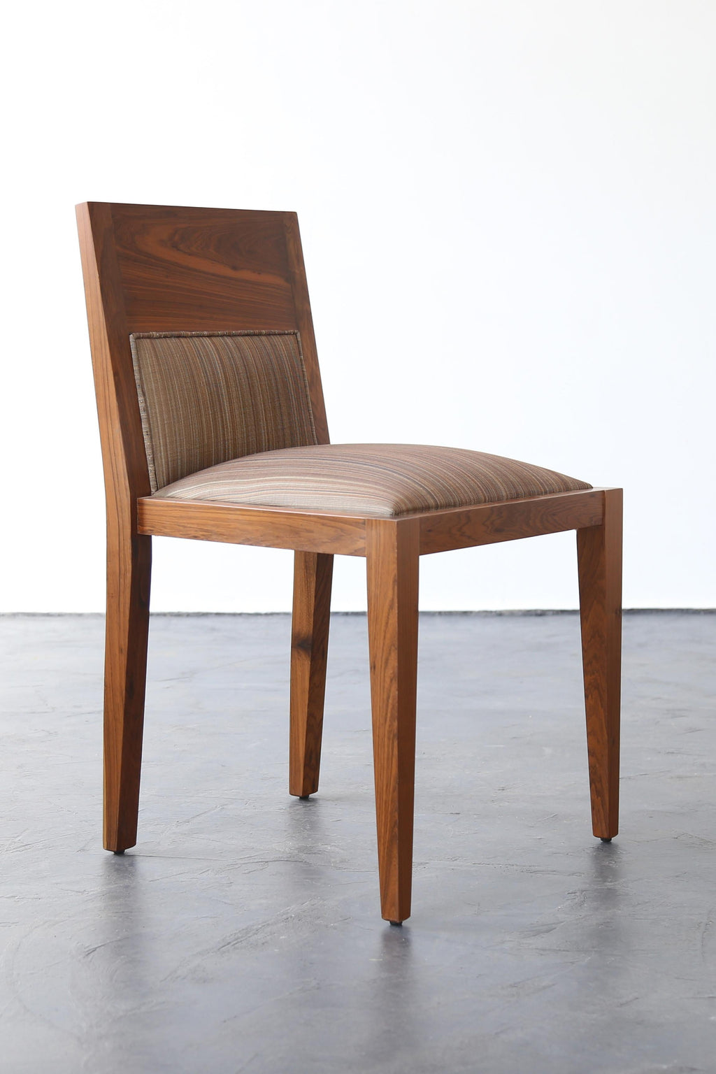 https://a.1stdibscdn.com/contemporary-upholstered-dining-chair-by-costantini-palermo-hollywood-in-stock-for-sale-picture-2/f_25173/f_133861311642790226541/01_Palermo_Hollywood_Chair_by_Costantini_master.jpg