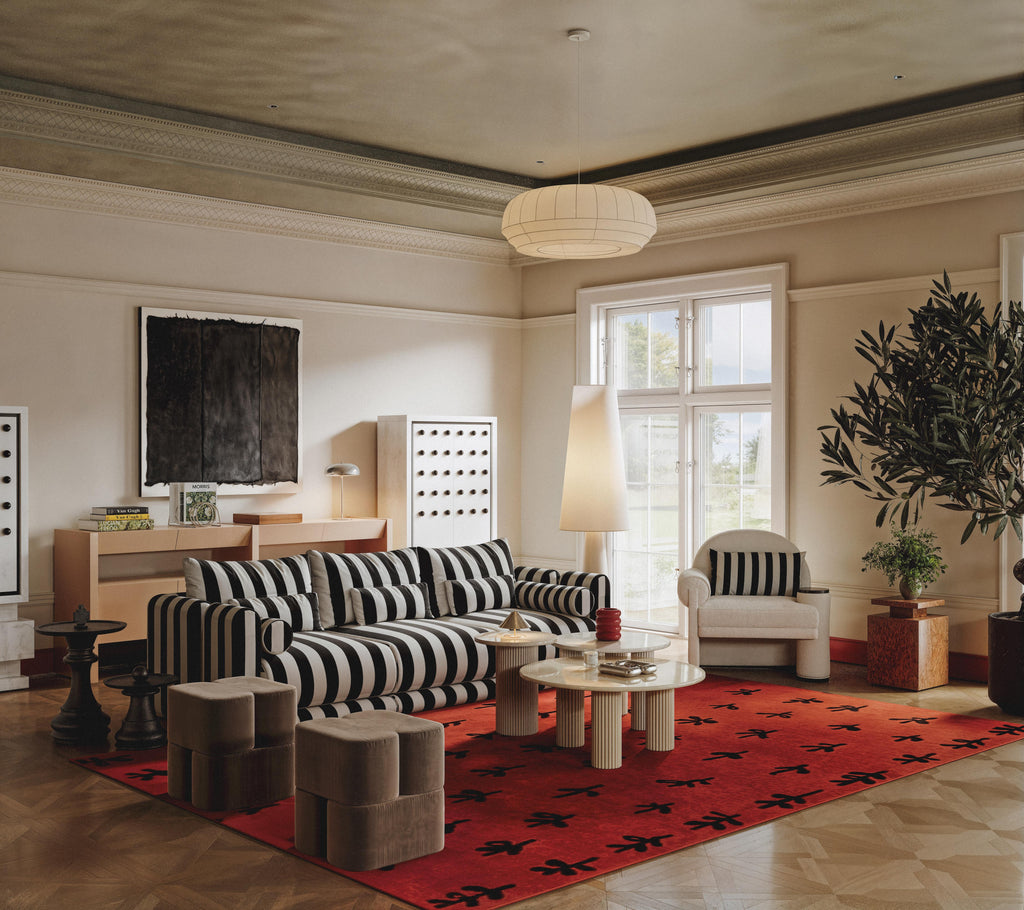 https://a.1stdibscdn.com/kanz-sofa-black-white-striped-set-of-3-by-hermhaus-modular-designer-sofa-for-sale-picture-6/f_87412/f_486842321770372035009/01_edit_master.jpg