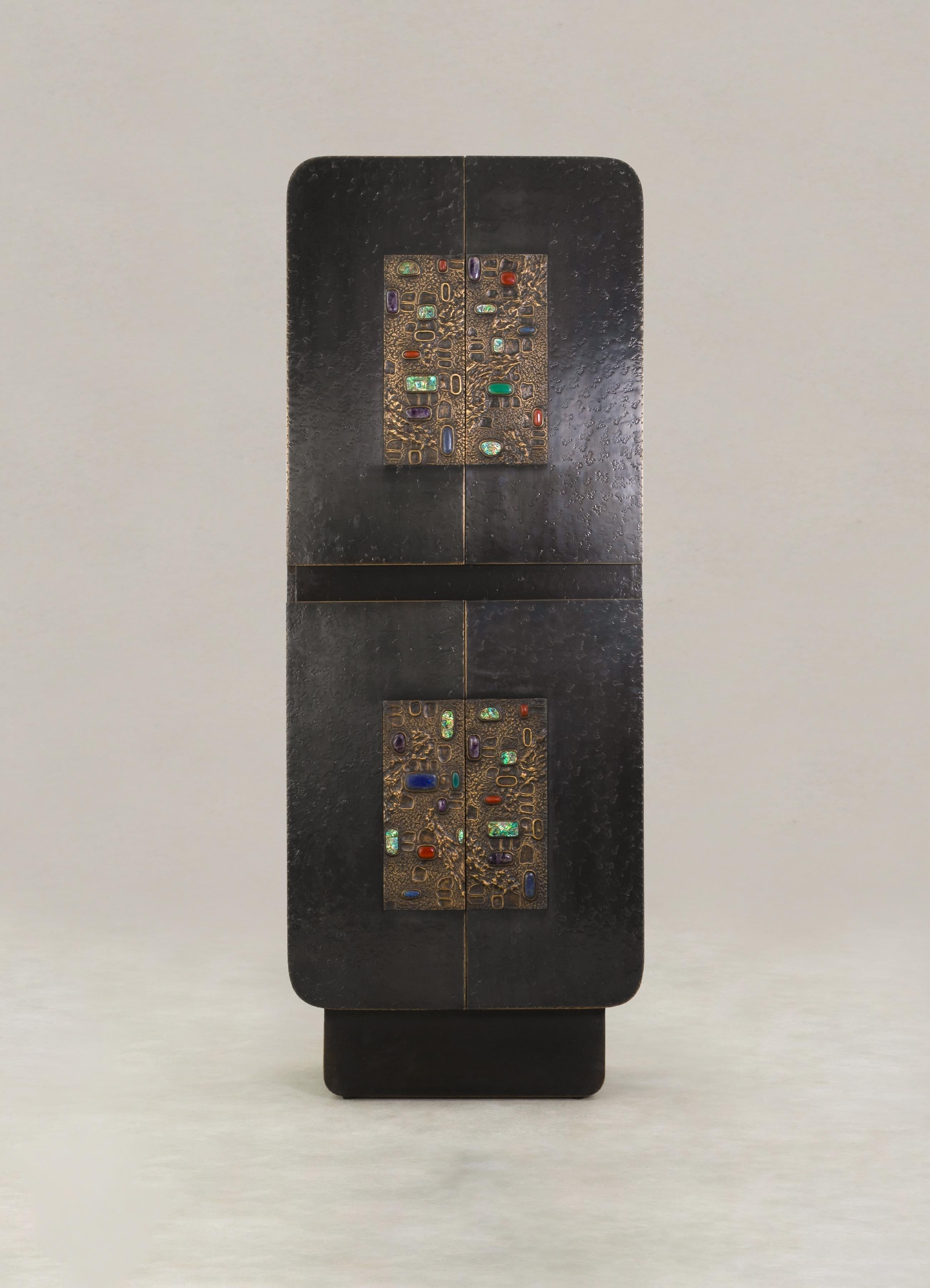 https://a.1stdibscdn.com/tutti-frutti-bronze-cabinet-tall-in-brass-with-semi-precious-stones-for-sale-picture-2/f_89622/f_451697221748500321071/01_master.jpg