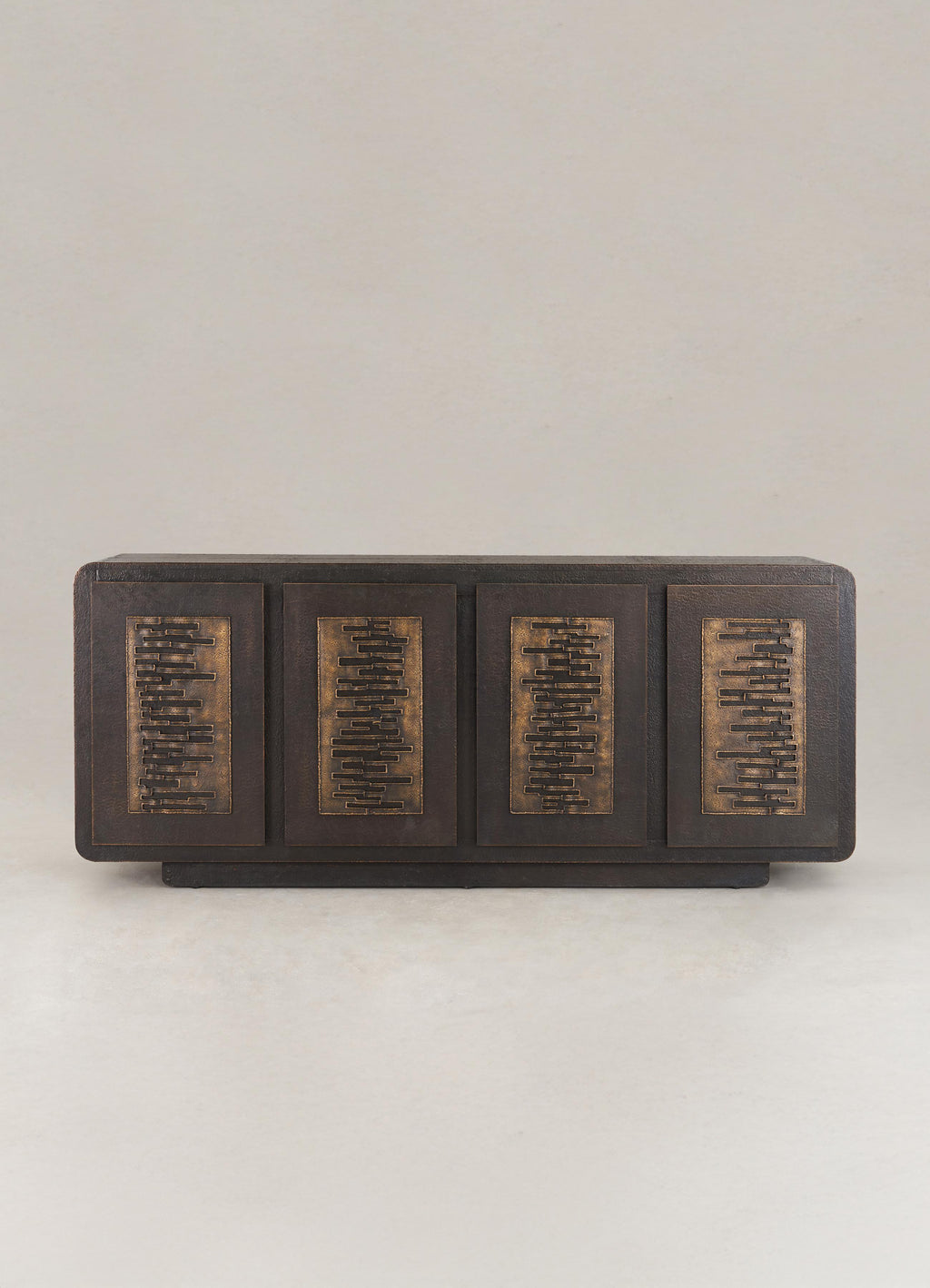 https://a.1stdibscdn.com/maheshwar-cabinet-in-brass-viya-by-vikram-goyal-for-sale-picture-2/f_89622/f_451696721748500000656/01_master.jpg