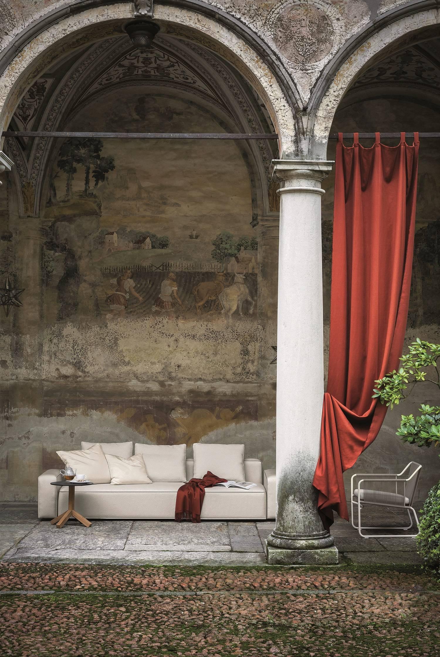https://a.1stdibscdn.com/archivesE/upload/f_27783/1504035884436/02_DANDY_design_Dordoni_RODA_master.jpg