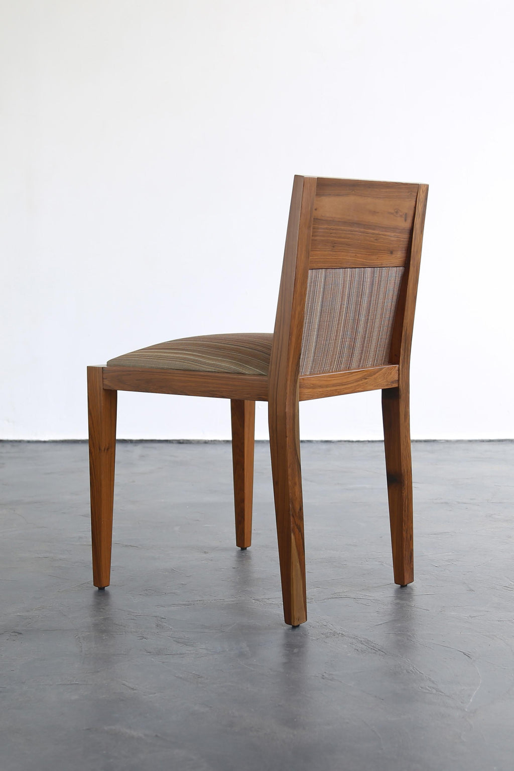 https://a.1stdibscdn.com/contemporary-upholstered-dining-chair-by-costantini-palermo-hollywood-in-stock-for-sale-picture-3/f_25173/f_133861311642790225748/02_Palermo_Hollywood_Chair_by_Costantini_master.jpg