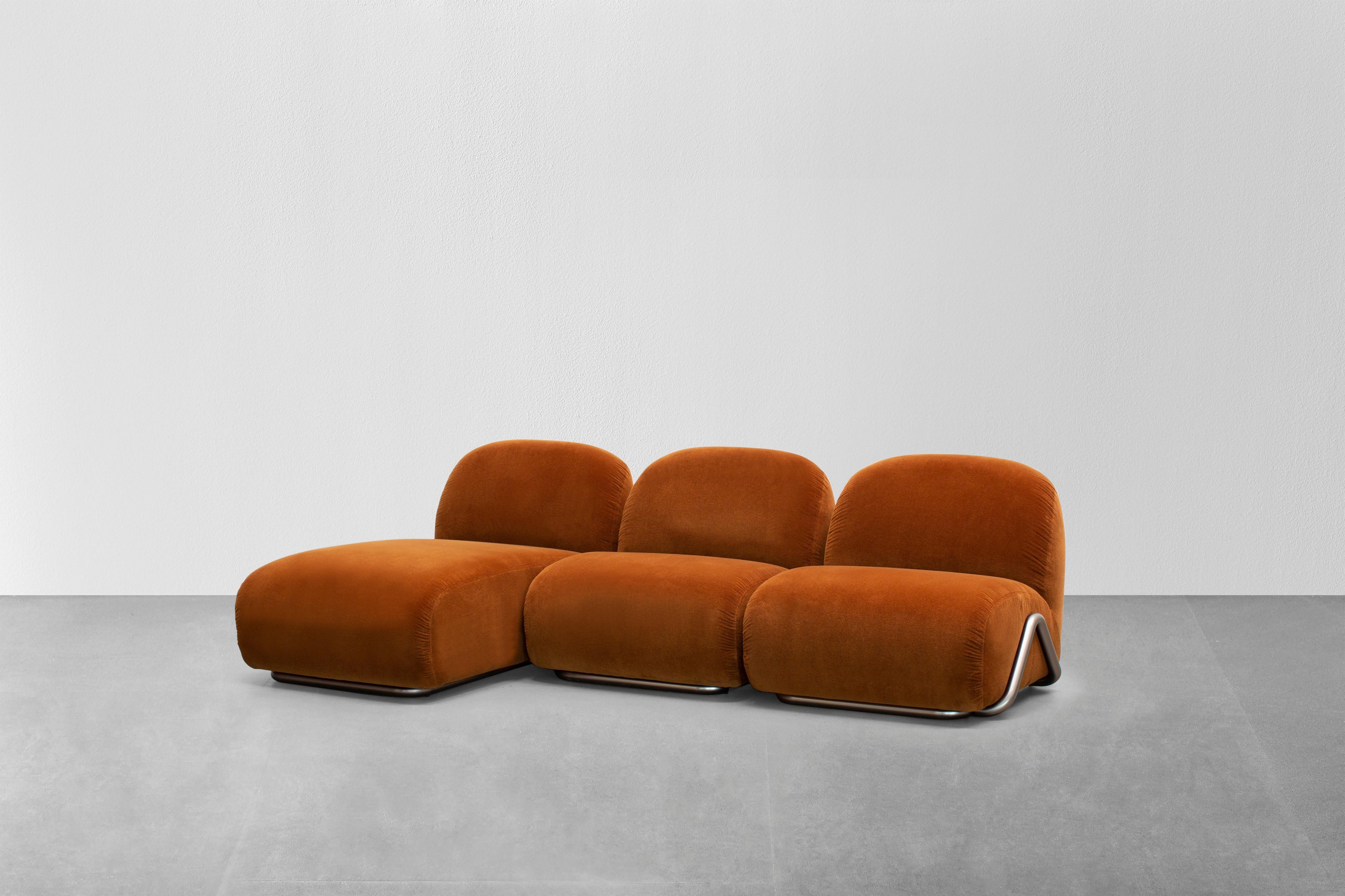 https://a.1stdibscdn.com/tacchini-victoria-modular-system-designed-by-david-nicolas-for-sale-picture-3/f_44652/f_254081121632259895470/02_TACCHINI_VICTORIA_DAVID_NICOLAS_SilviaRivoltella_master.jpg