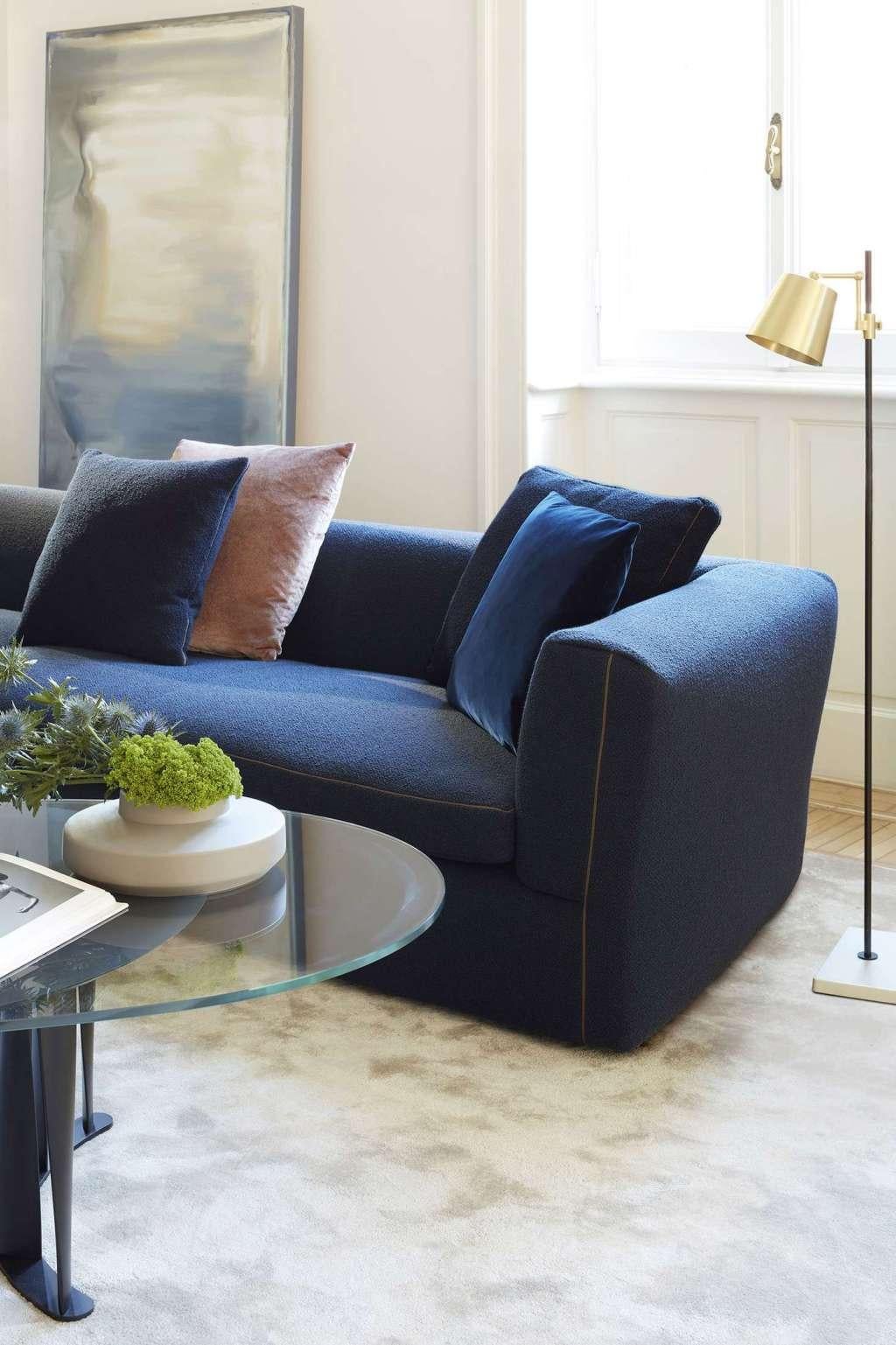 https://a.1stdibscdn.com/rodolfo-dordini-dress-up-sofa-upholsterd-foam-in-fabric-by-cassina-for-sale-picture-5/f_14272/f_303884521662970745708/02_ambienti_291_dress_up_divani_tavolini_master.jpeg