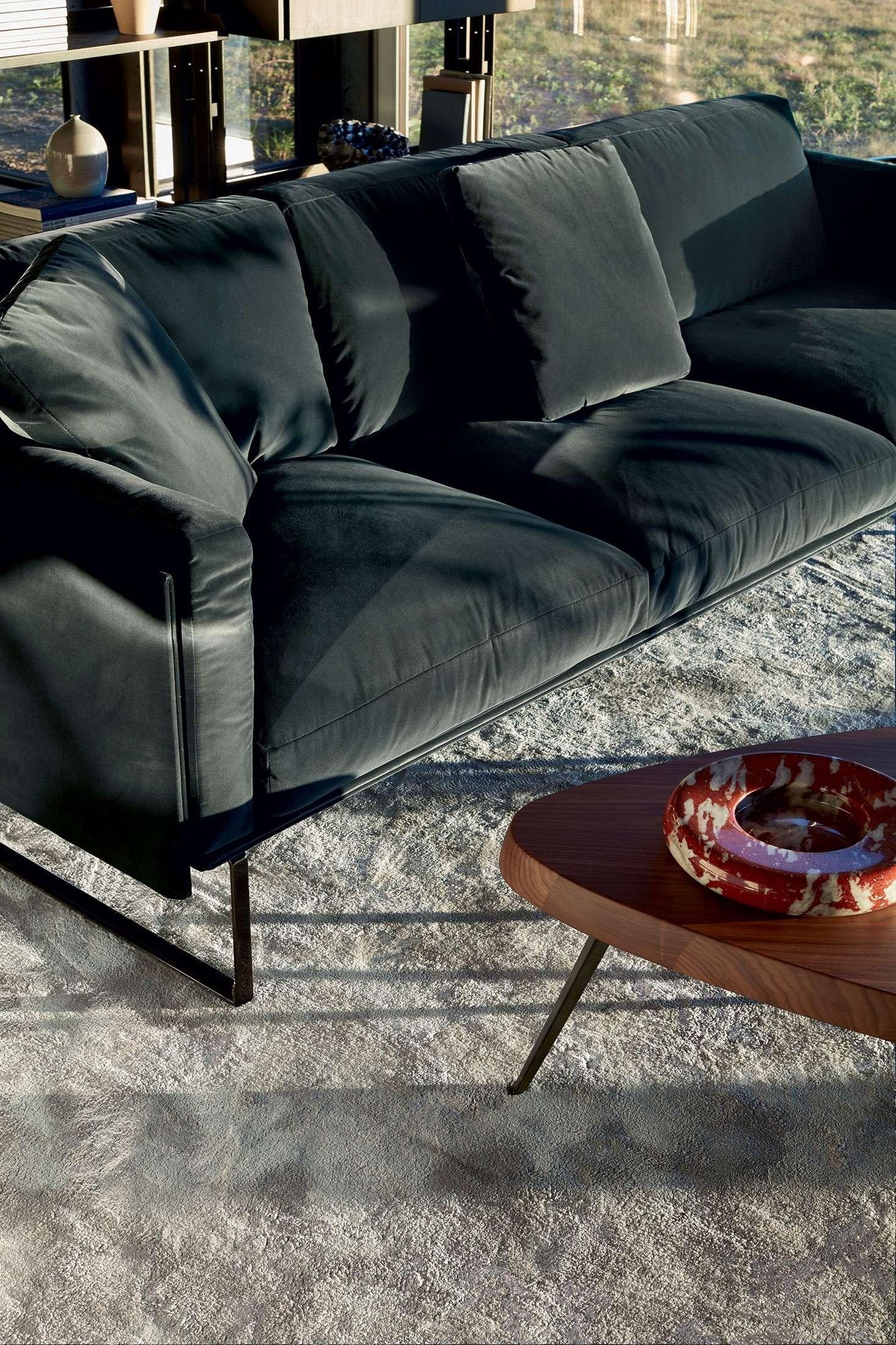 https://a.1stdibscdn.com/charlotte-perriand-527-mexique-table-for-cassina-for-sale-picture-6/f_15912/f_299121521660036159523/02_ambienti_527_mexique_tavolini_master.jpg