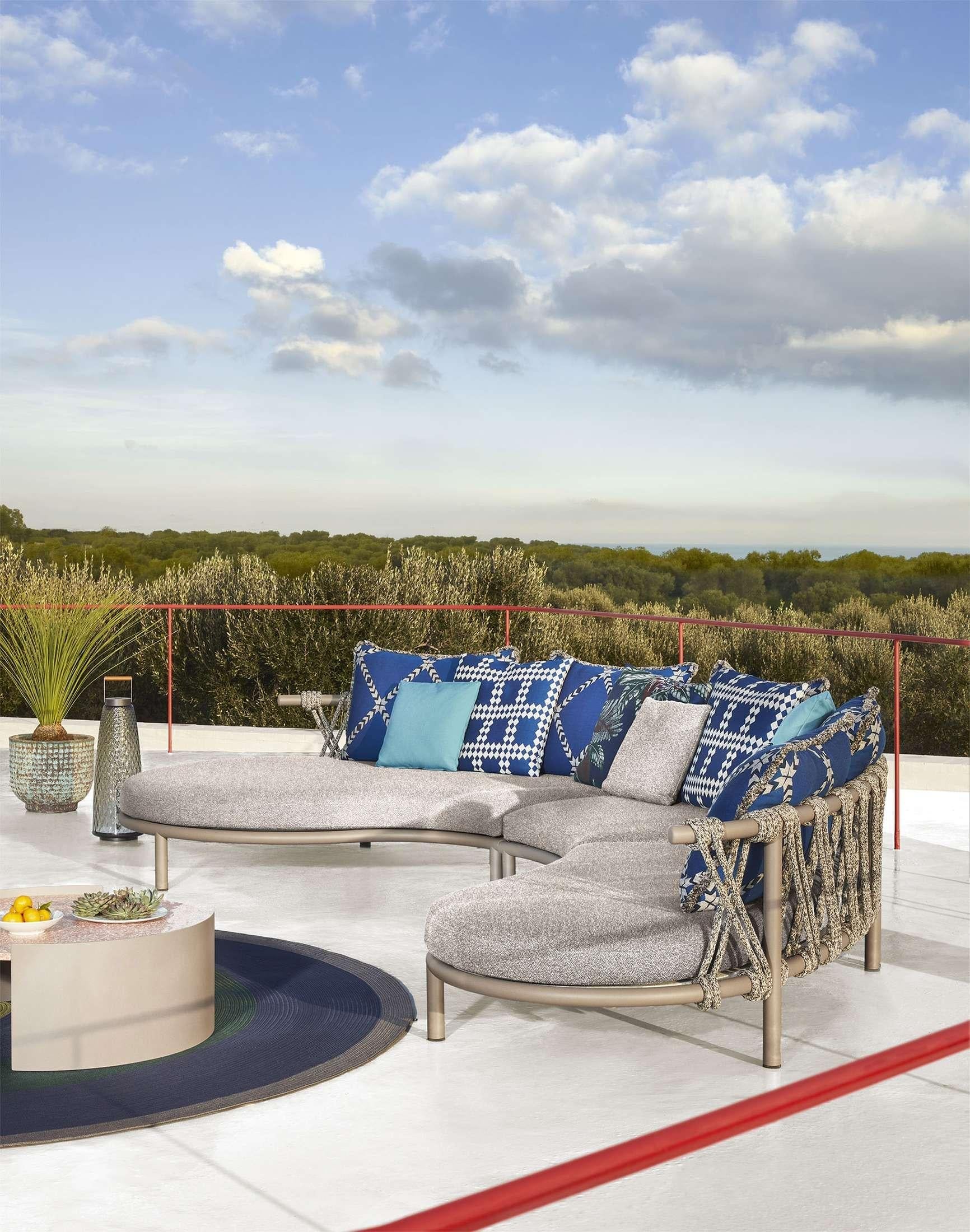 https://a.1stdibscdn.com/patricia-urquiola-trampoline-outdoor-sofa-for-cassina-italy-2022-for-sale-picture-5/f_15912/f_297811321659101518403/02_ambienti_561_trampoline_divani_6__master.jpg