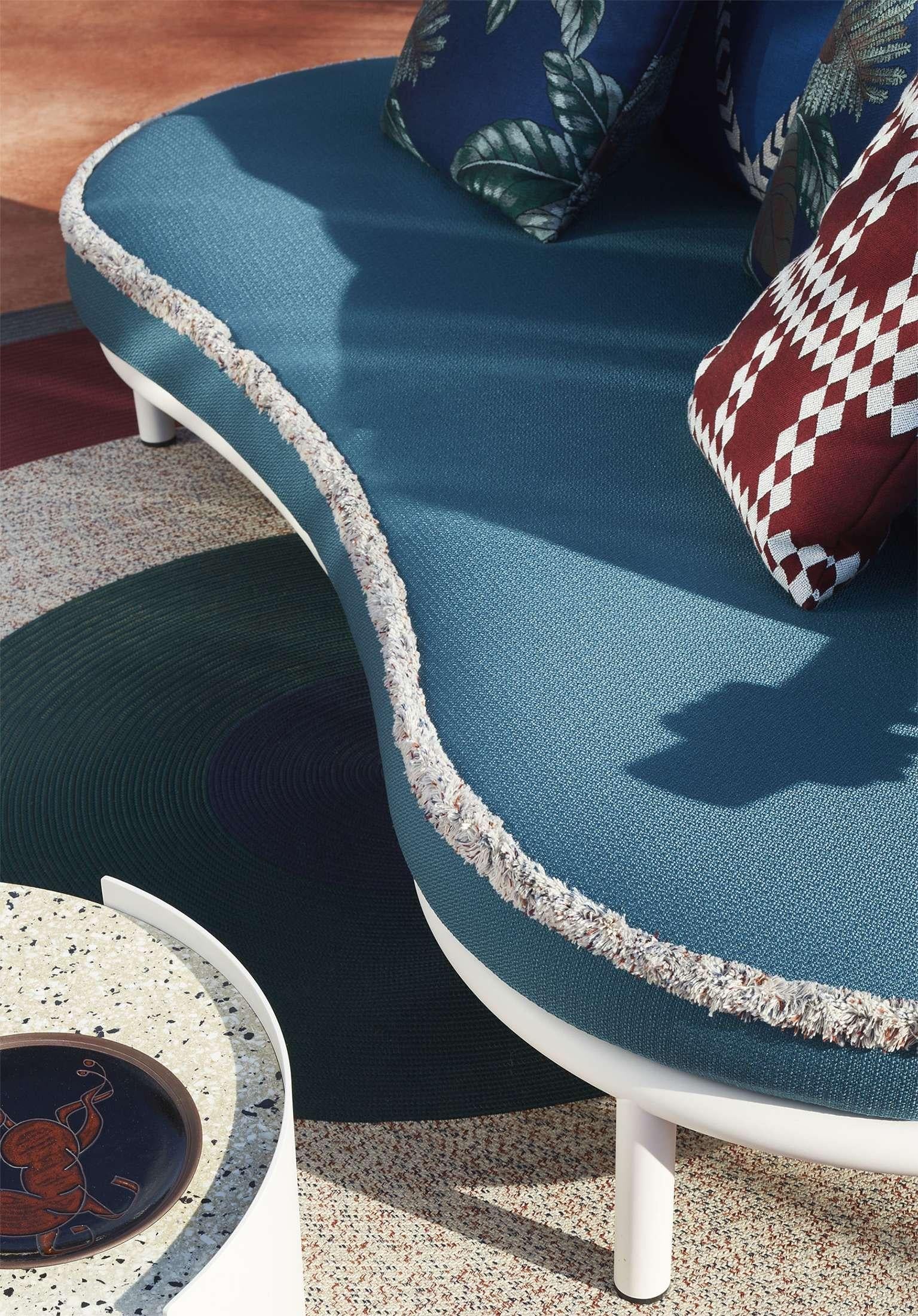 https://a.1stdibscdn.com/patricia-urquiola-trampoline-outdoor-sofa-for-cassina-italy-2022-for-sale-picture-4/f_15912/f_297811321659101518158/02_ambienti_561_trampoline_divani_master.jpg
