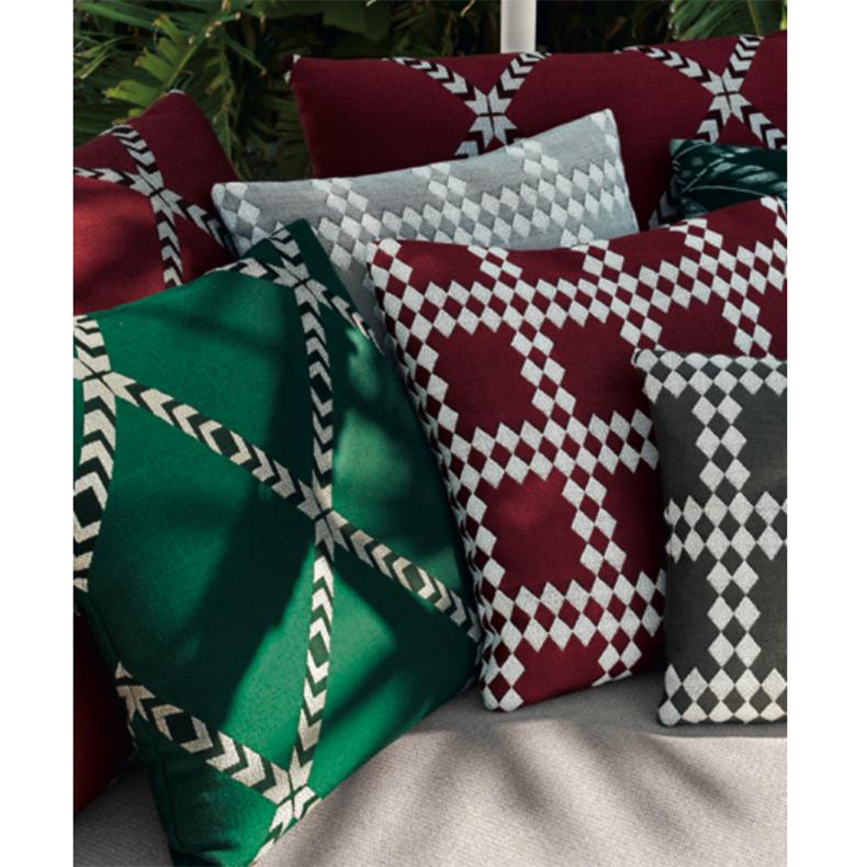 https://a.1stdibscdn.com/patricia-urquiola-trampoline-outdoor-sofa-by-cassina-for-sale-picture-6/f_14272/f_327397021676283395603/02_ambienti_561_trampoline_love_bed_letti_master.jpg
