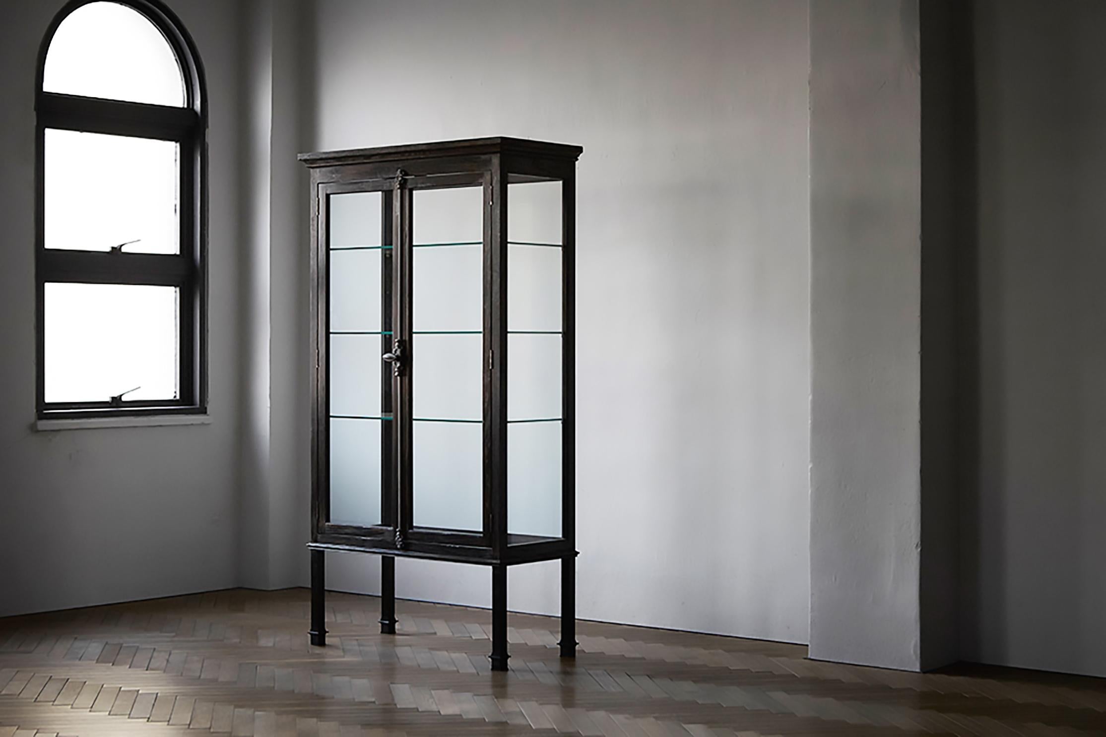 https://a.1stdibscdn.com/noble-collection-board-for-sale-picture-4/f_58192/f_255319821633010727198/02_master.jpg