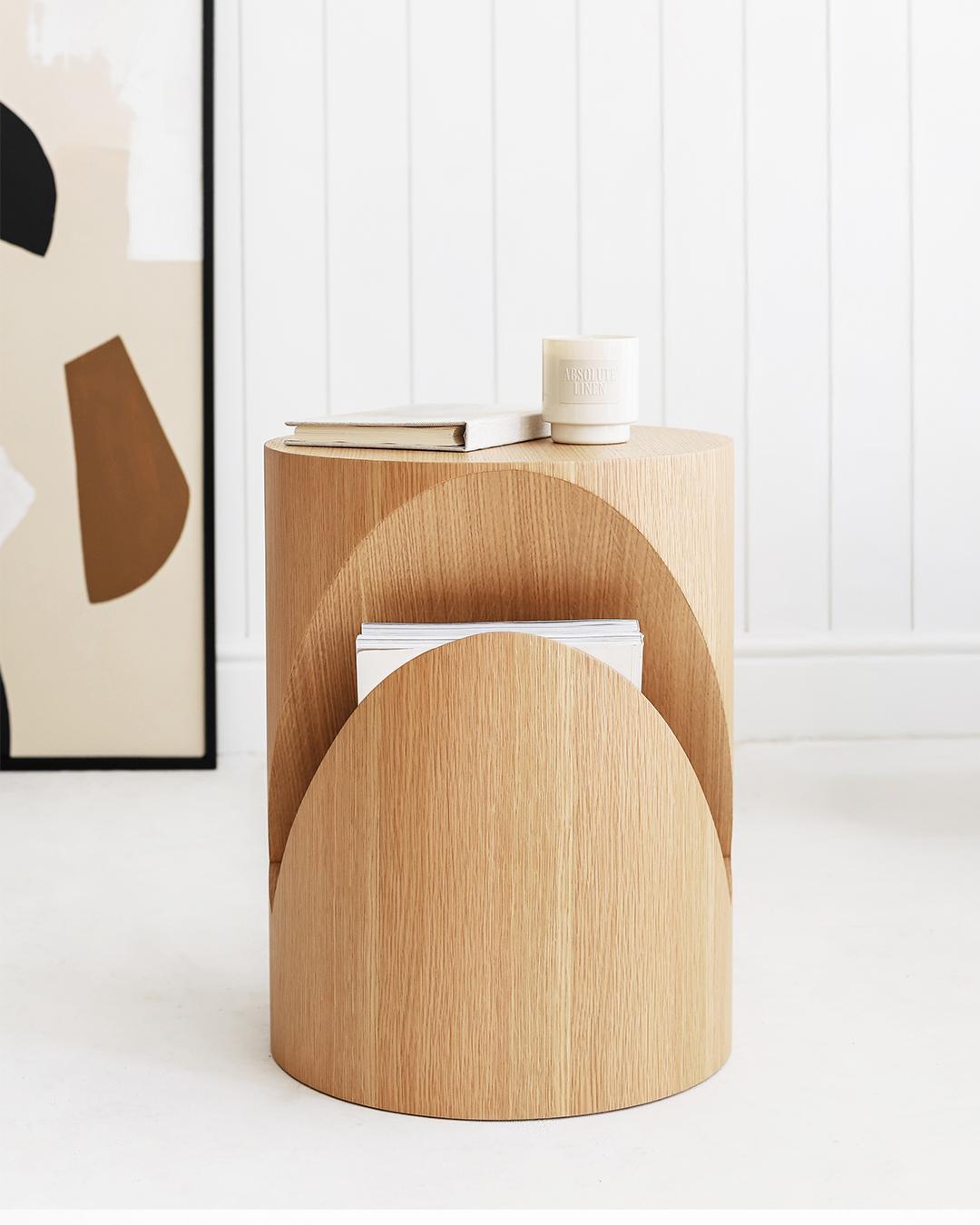 https://a.1stdibscdn.com/mola-side-table-with-distinctive-look-oak-for-sale-picture-2/f_68572/f_293657421744881032705/02_master.jpg