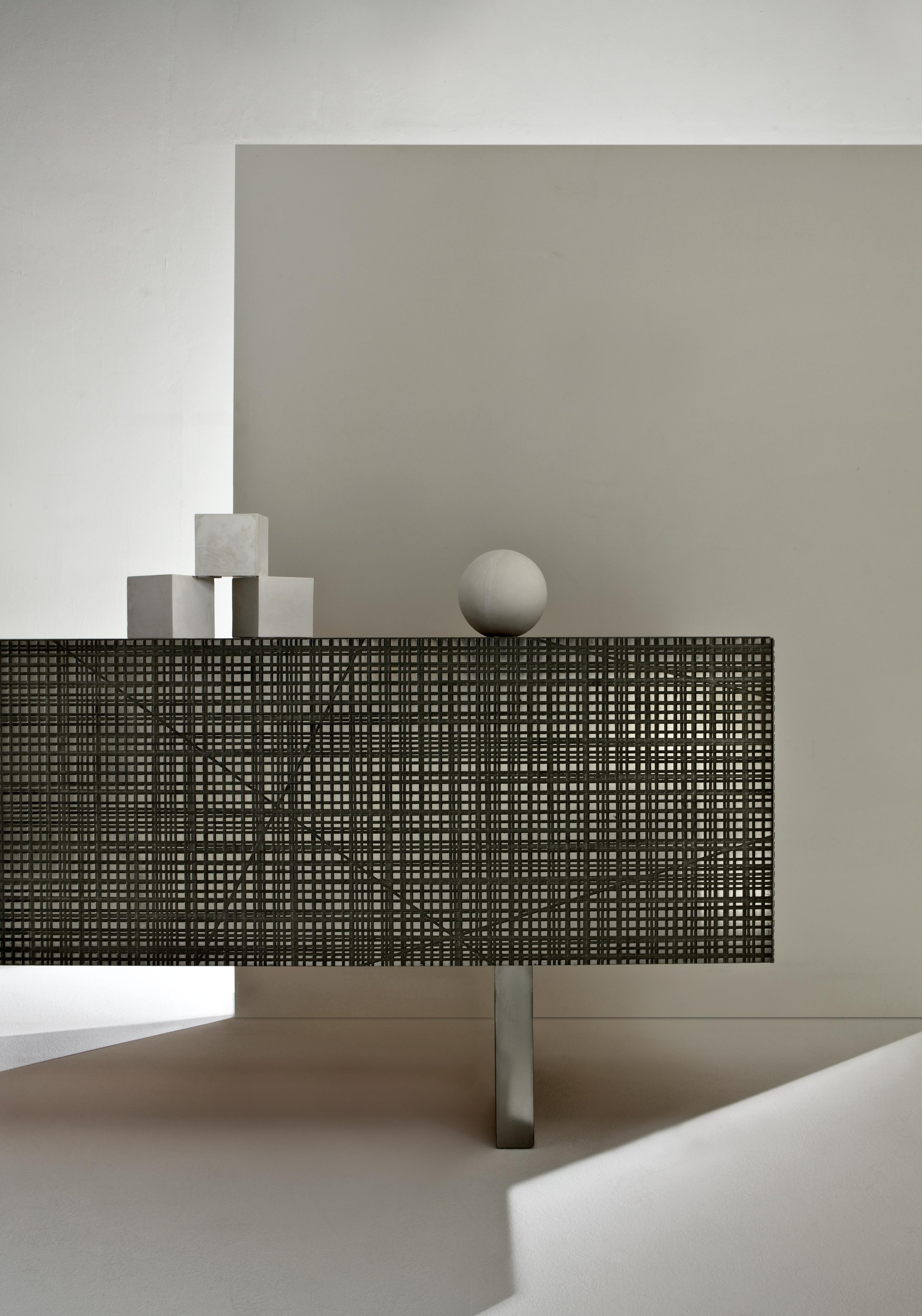 https://a.1stdibscdn.com/laurameroni-maxima-sideboard-in-tin-liquid-metal-marble-by-bartoli-design-for-sale-picture-4/f_52792/f_235548821666606122013/02_new_bd91_liquid_metal_tin_laurameroni_master.jpg
