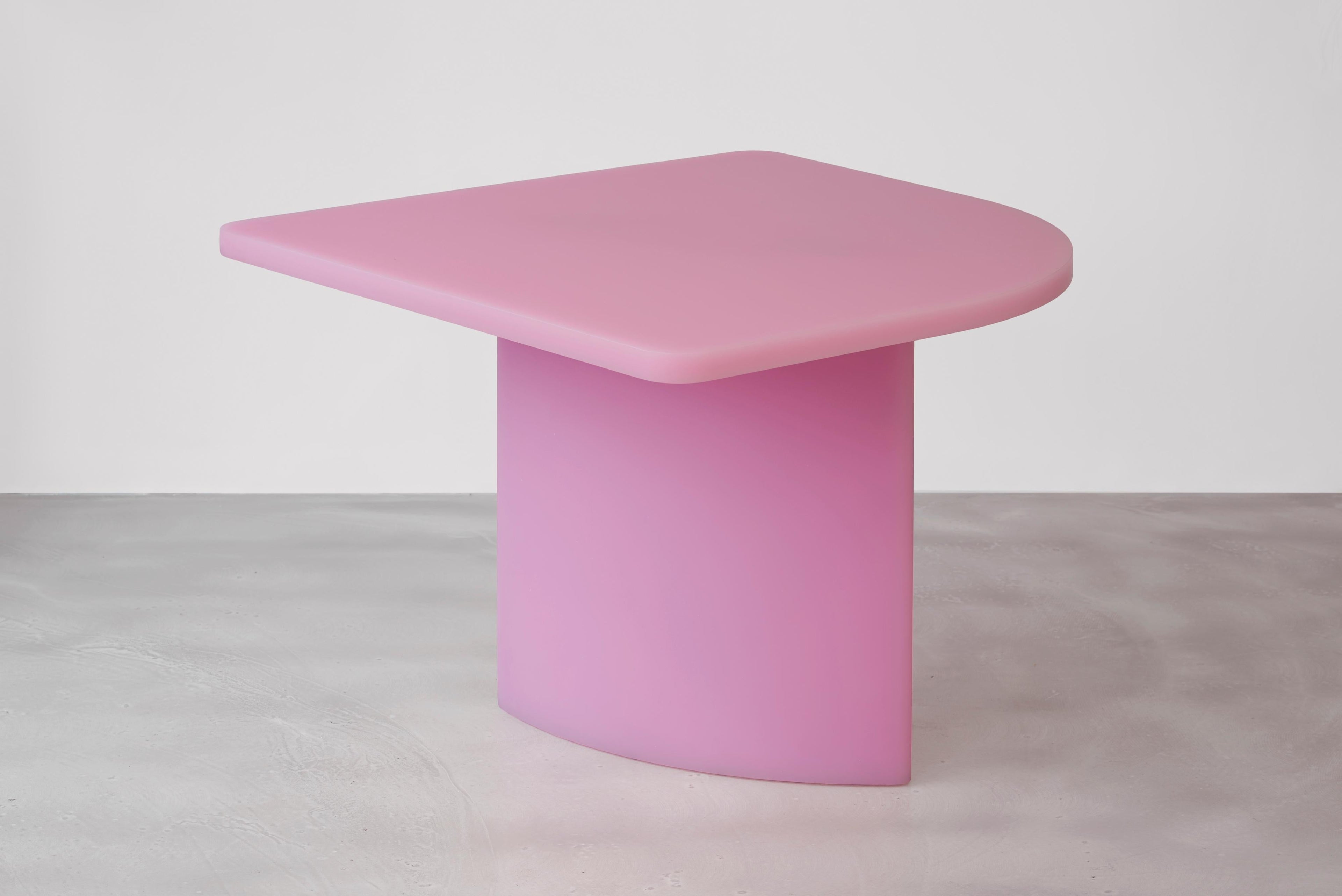 https://a.1stdibscdn.com/soap-matte-resin-table-by-sabine-marcelis-for-sale-picture-2/f_18693/f_170743411575313471905/03152019_SabineMarcelis_002_master.jpg