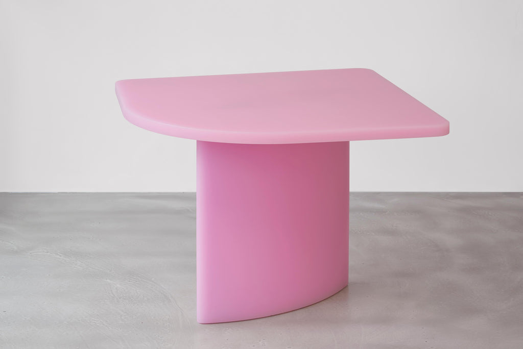 https://a.1stdibscdn.com/soap-matte-resin-table-by-sabine-marcelis-for-sale-picture-4/f_18693/f_170743411575313531305/03152019_SabineMarcelis_003_master.jpg