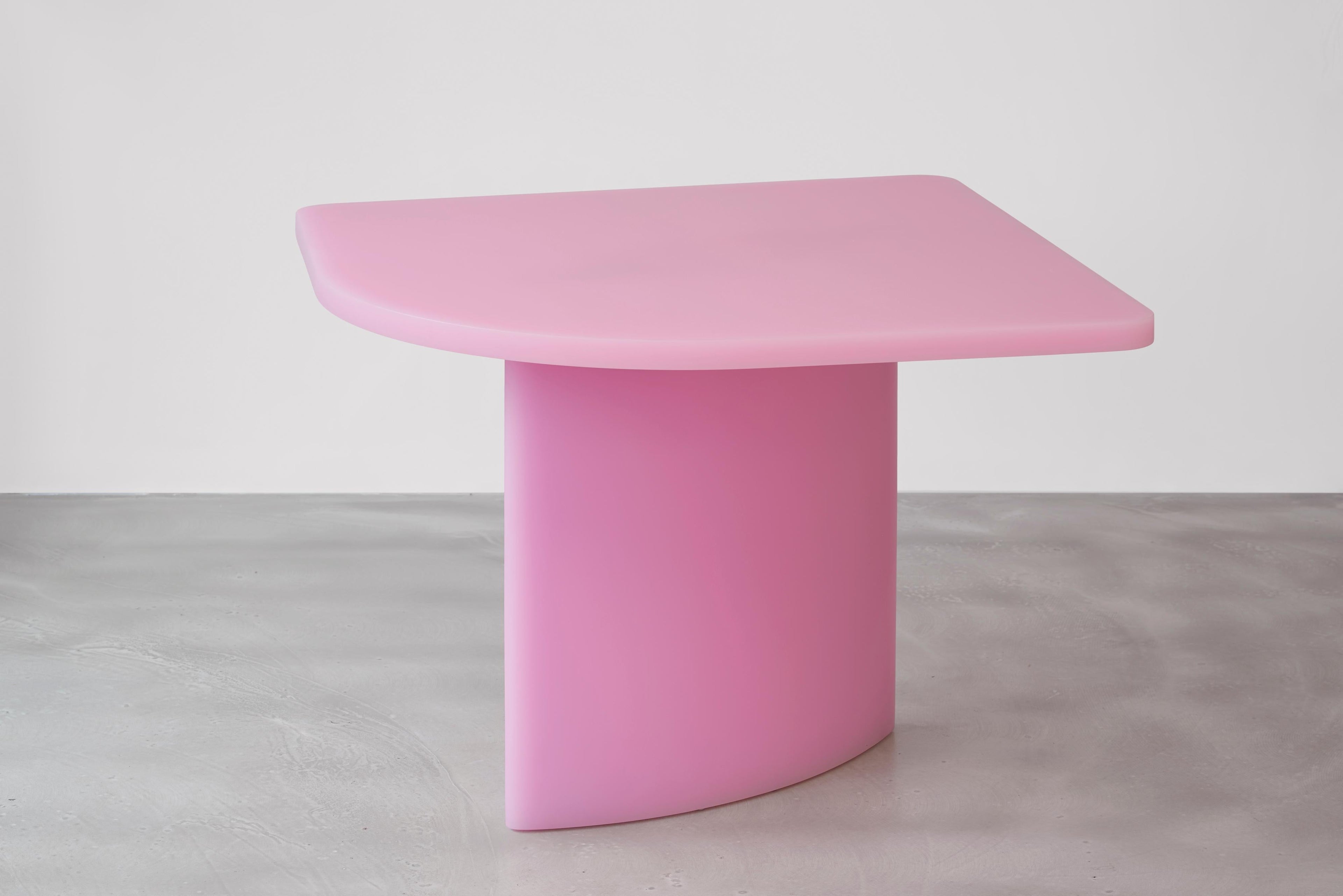 https://a.1stdibscdn.com/soap-matte-resin-table-by-sabine-marcelis-for-sale-picture-4/f_18693/f_170743411575313531305/03152019_SabineMarcelis_003_master.jpg