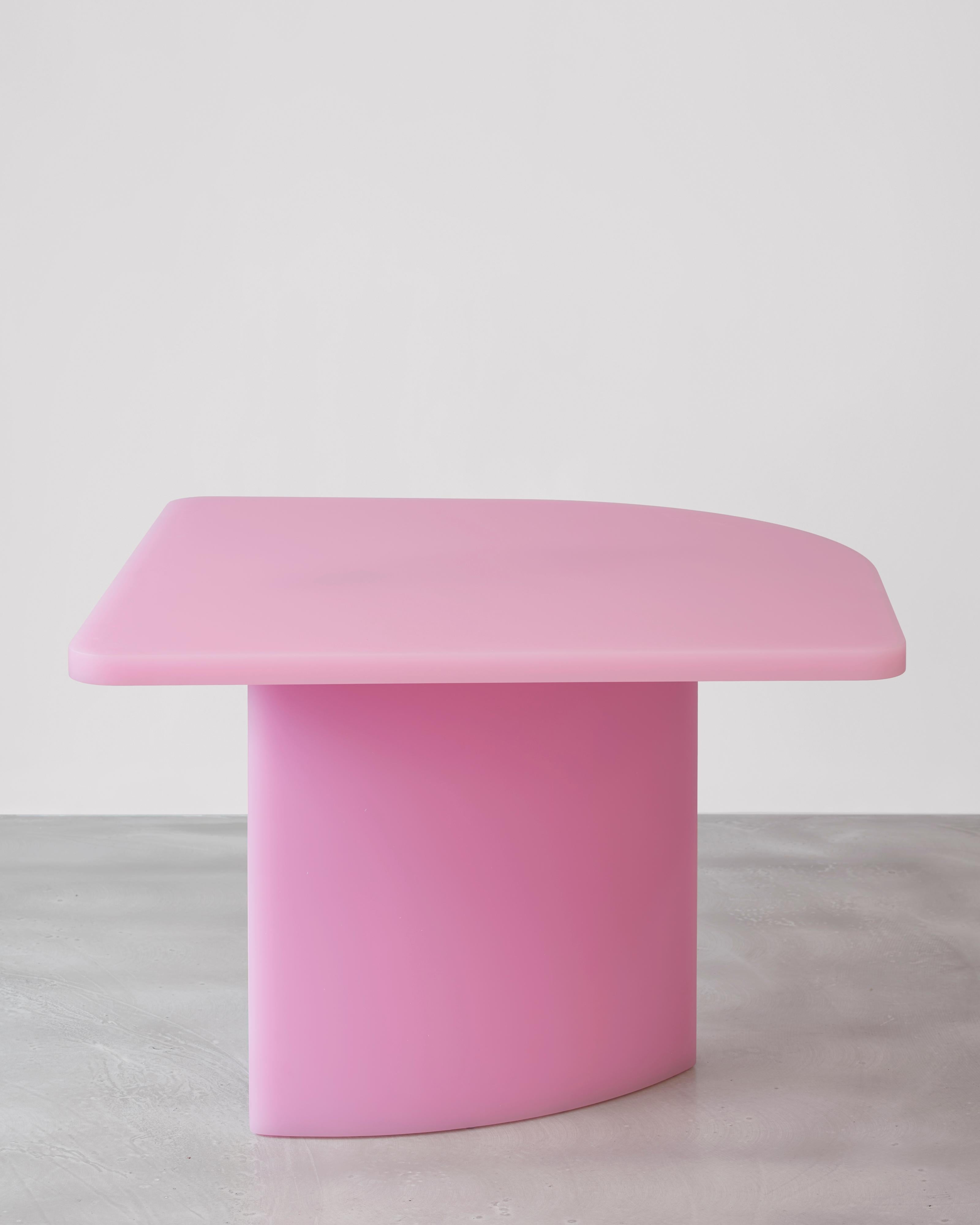 https://a.1stdibscdn.com/soap-matte-resin-table-by-sabine-marcelis-for-sale-picture-6/f_18693/f_170743411575313550496/03152019_SabineMarcelis_005_master.jpg