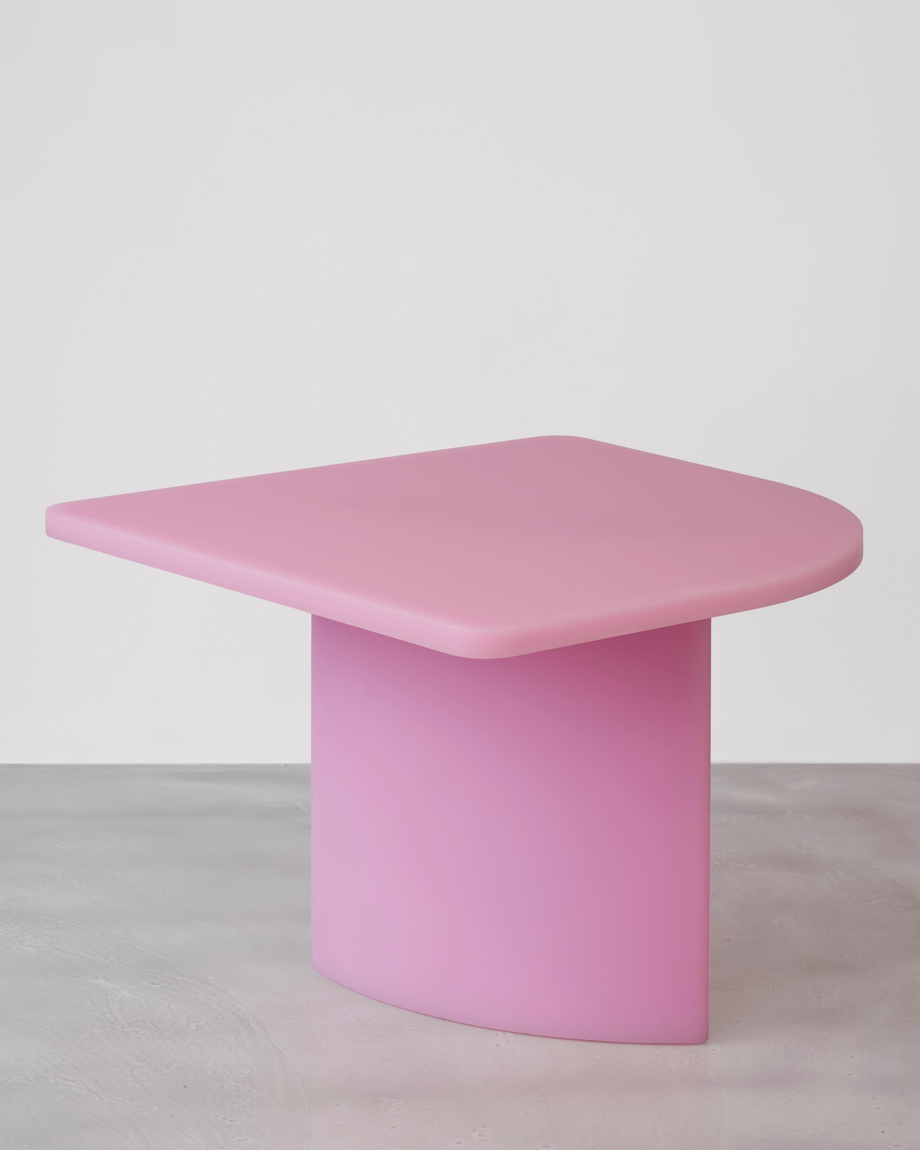 https://a.1stdibscdn.com/soap-matte-resin-table-by-sabine-marcelis-for-sale-picture-7/f_18693/f_170743411575313561409/03152019_SabineMarcelis_006_master.jpg
