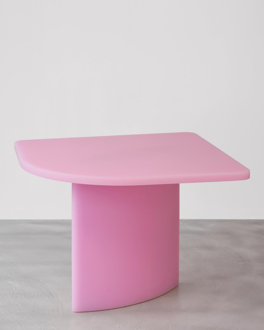 https://a.1stdibscdn.com/soap-matte-resin-table-by-sabine-marcelis-for-sale-picture-8/f_18693/f_170743411575313572399/03152019_SabineMarcelis_007_master.jpg