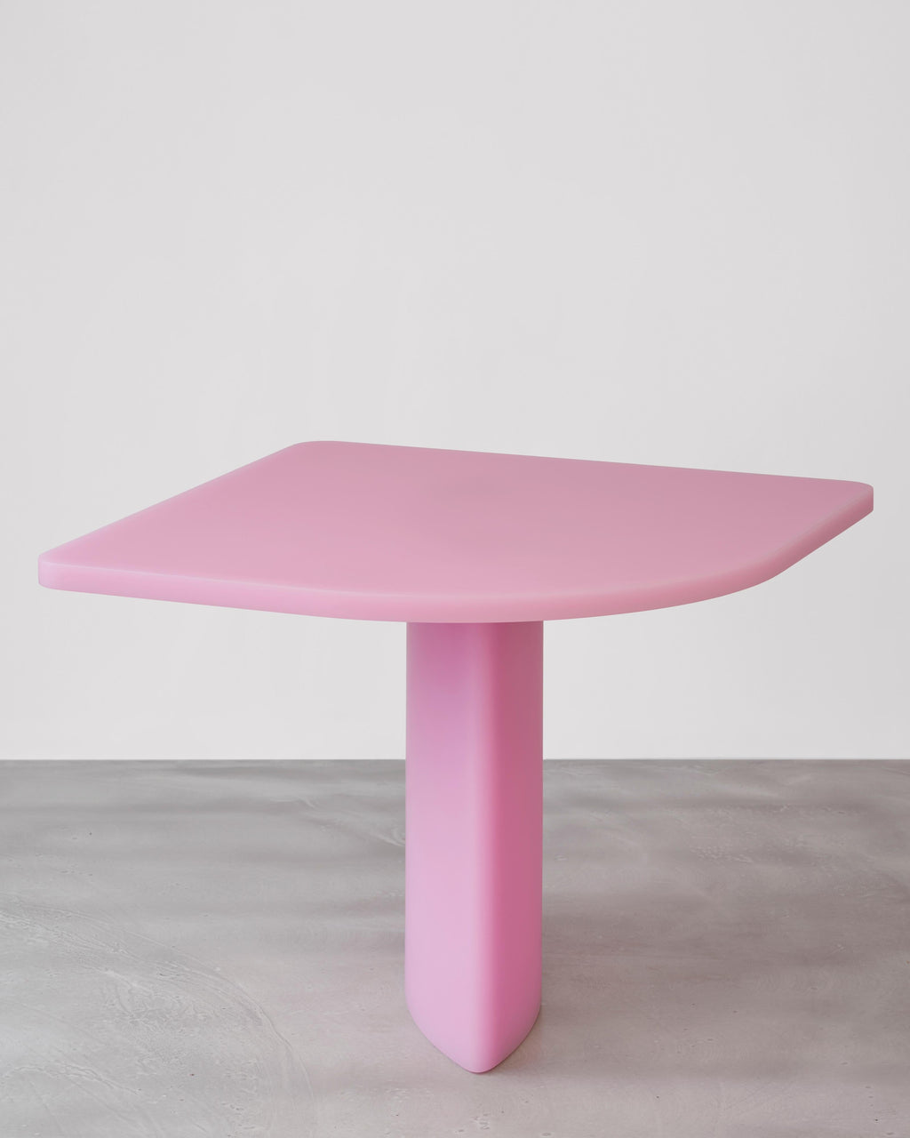 https://a.1stdibscdn.com/soap-matte-resin-table-by-sabine-marcelis-for-sale-picture-9/f_18693/f_170743411575313580758/03152019_SabineMarcelis_008_master.jpg