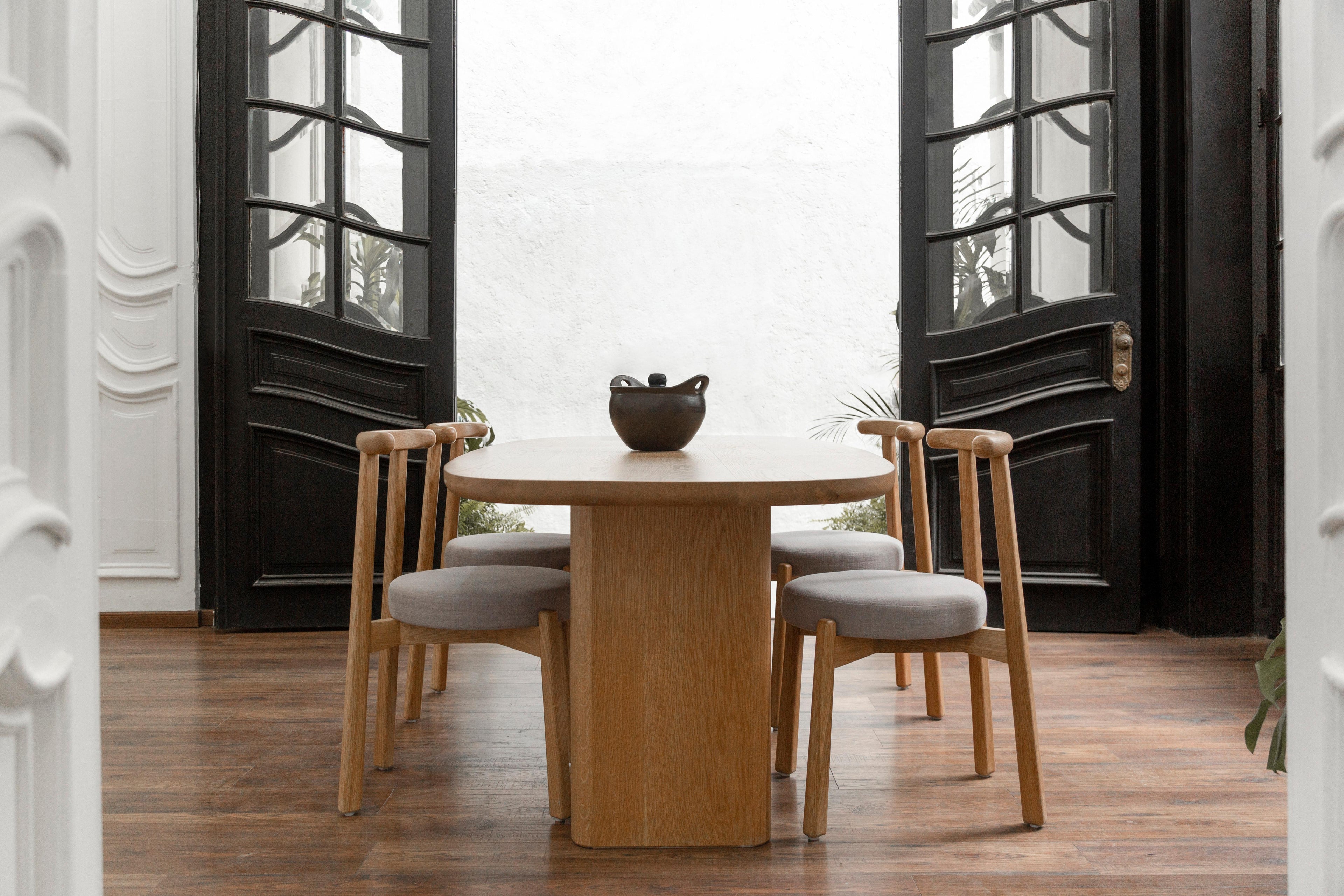 https://a.1stdibscdn.com/de-la-paz-dining-table-white-oak-contemporary-mexican-design-for-sale-picture-4/f_38111/f_226661721635218375798/033_ALUM_G_LVEZ__master.JPG