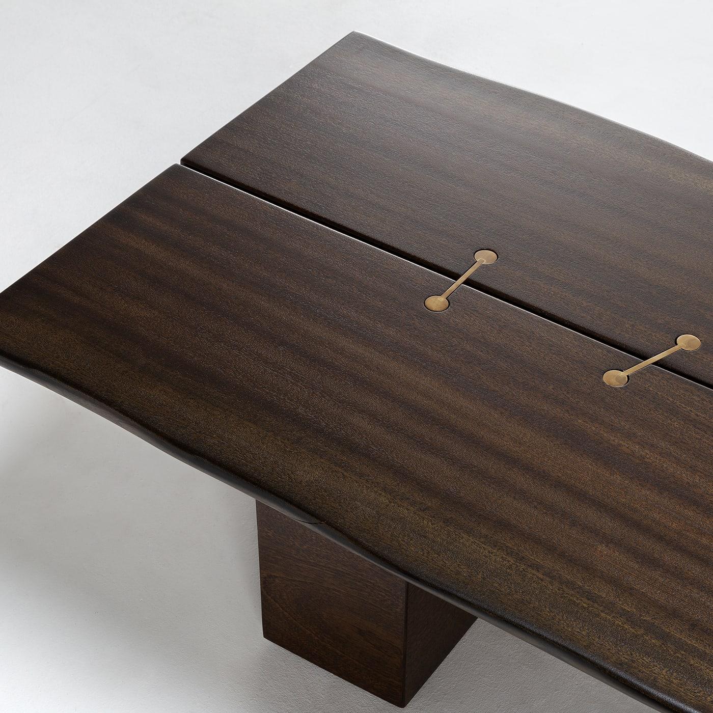 https://a.1stdibscdn.com/10th-joint-coffee-table-by-massimo-castagna-for-sale-picture-3/f_17062/f_469680721759935363071/034qrzgch0z3m7n0o1zmt5nlo83e_master.jpg
