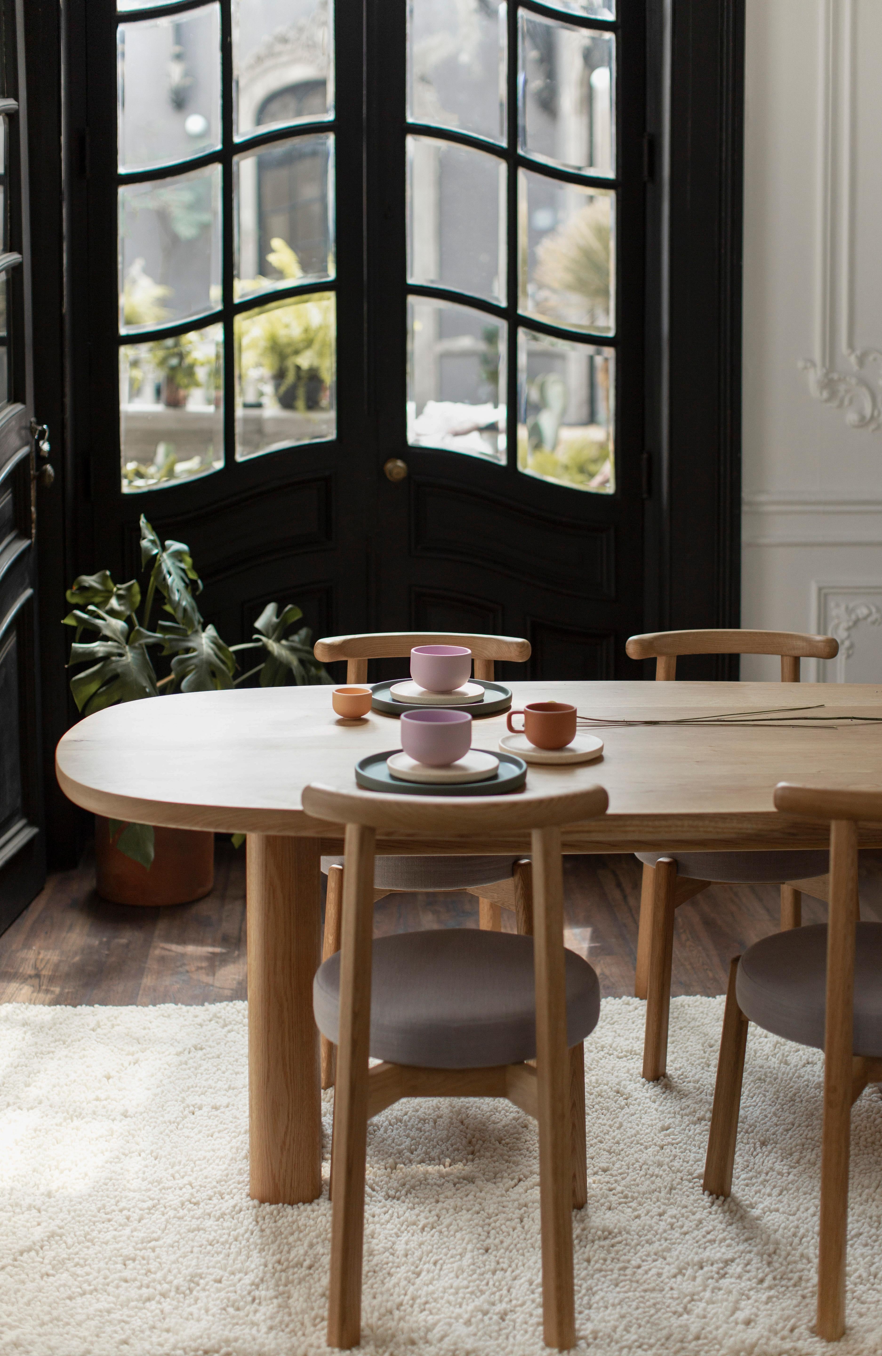 https://a.1stdibscdn.com/de-la-paz-dining-table-white-oak-contemporary-mexican-design-for-sale-picture-6/f_38111/f_226661721635218422660/036_ALUM_G_LVEZ_ALUM_G_LVEZ_copy_master.jpg