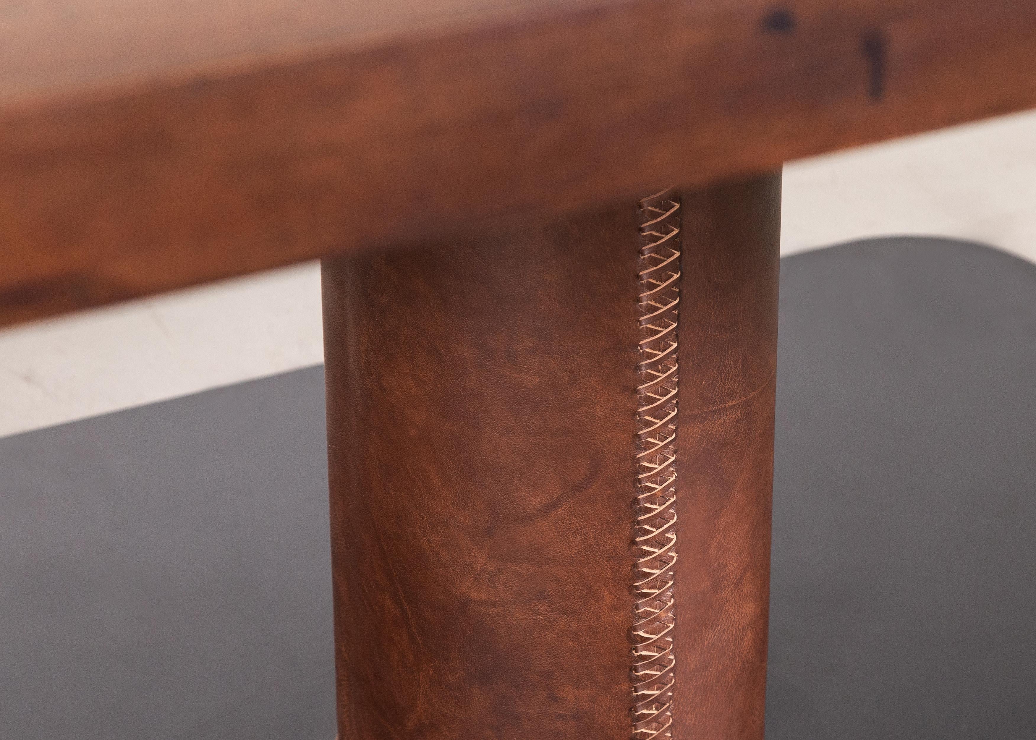 https://a.1stdibscdn.com/modern-square-wood-stitched-leather-pedestal-table-from-costantini-vincenzo-for-sale-picture-4/f_25173/f_338442921681732382614/03_Square_Table_By_Costantini_master.jpg