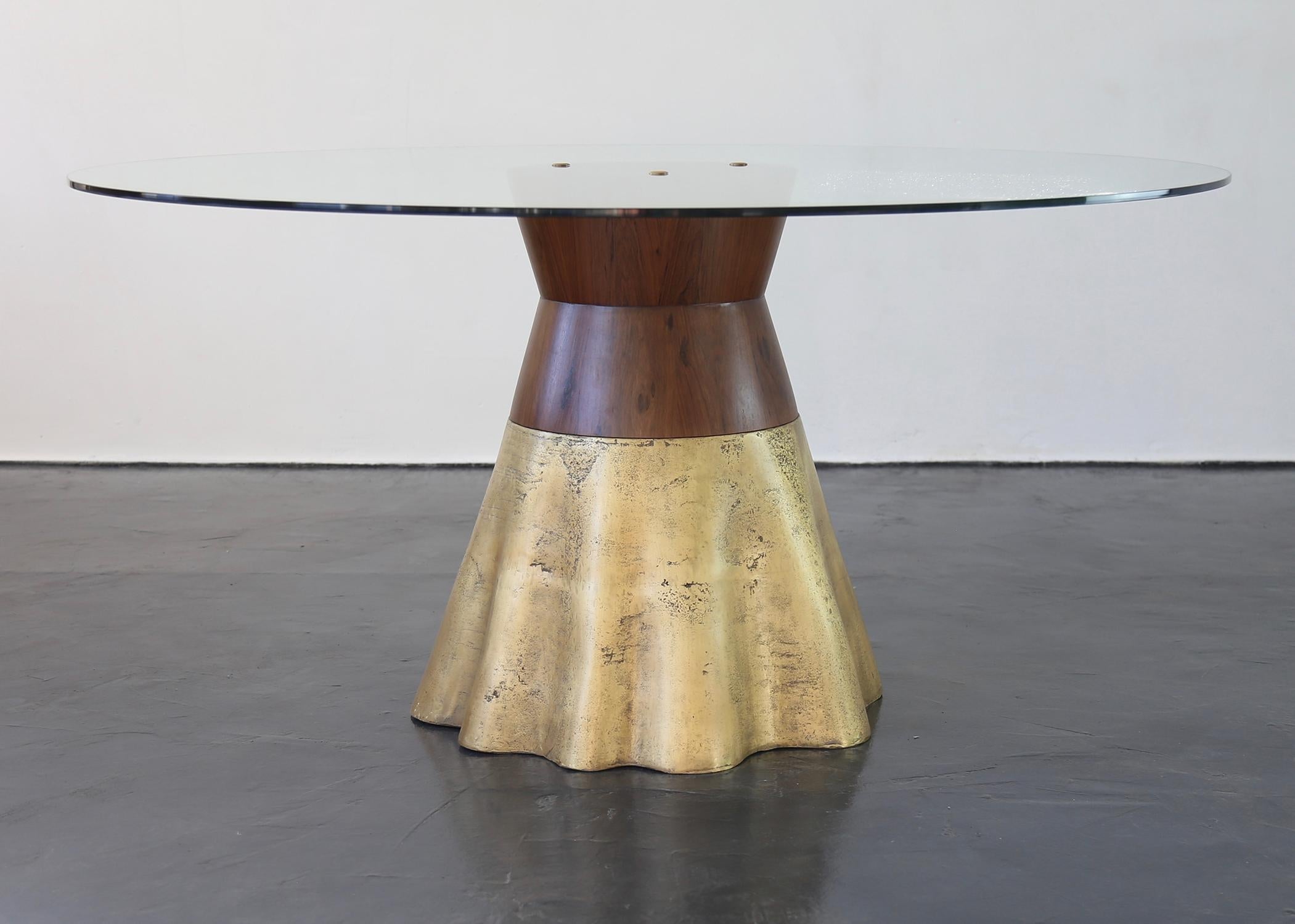 https://a.1stdibscdn.com/21st-century-round-cast-bronze-dining-table-from-costantini-tavola-9-for-sale-picture-3/f_25173/f_115276731615588171732/03_Tavola_9_Glass_Metal_and_Wood_from_Costantini__master.jpg