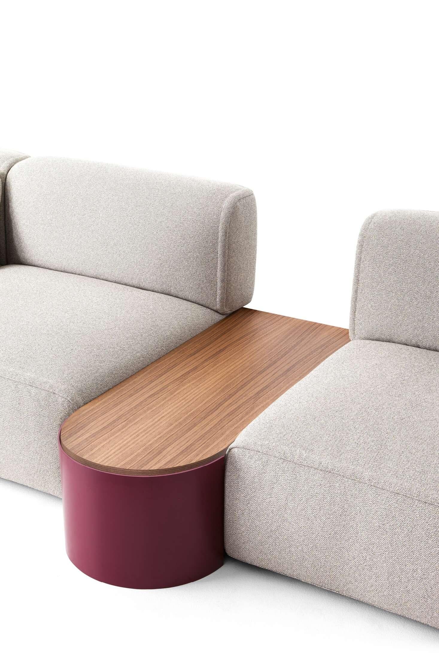 https://a.1stdibscdn.com/patricia-urquiola-bowy-sofa-for-cassina-italy-2022-for-sale-picture-4/f_15912/f_297805221659099855736/03_dettagli_553_bowy_sofa_sofa_3_master.jpg