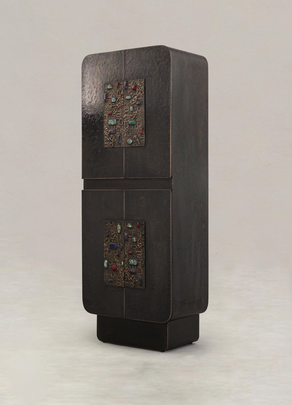 https://a.1stdibscdn.com/tutti-frutti-bronze-cabinet-tall-in-brass-with-semi-precious-stones-for-sale-picture-4/f_89622/f_451697221748500324971/03_master.jpg