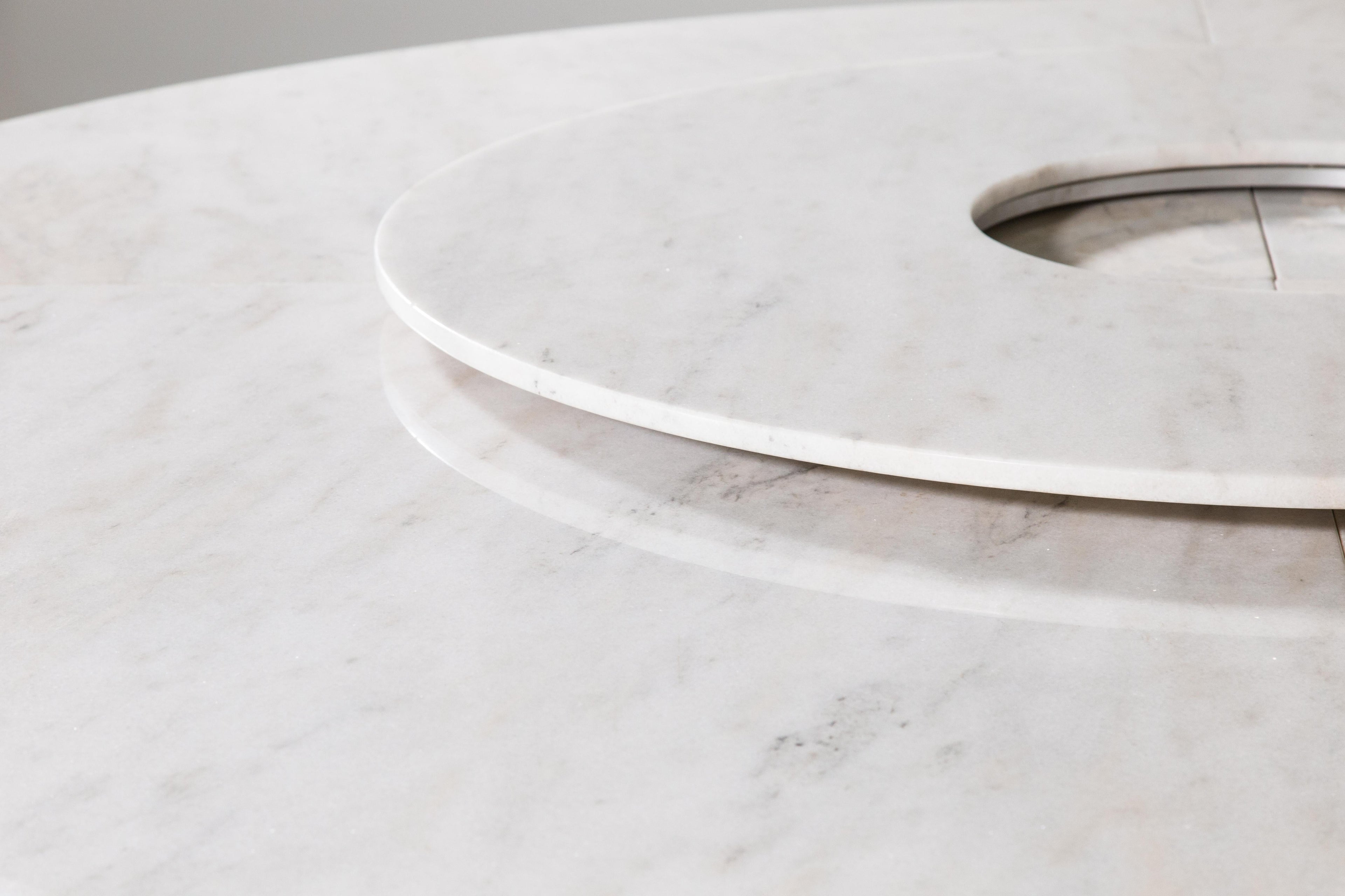 https://a.1stdibscdn.com/bronze-marble-round-dining-table-with-rotating-server-from-costantini-aragon-for-sale-picture-5/f_25173/f_272391221647888479633/04_Aragon_Table_by_Costantini_master.jpg