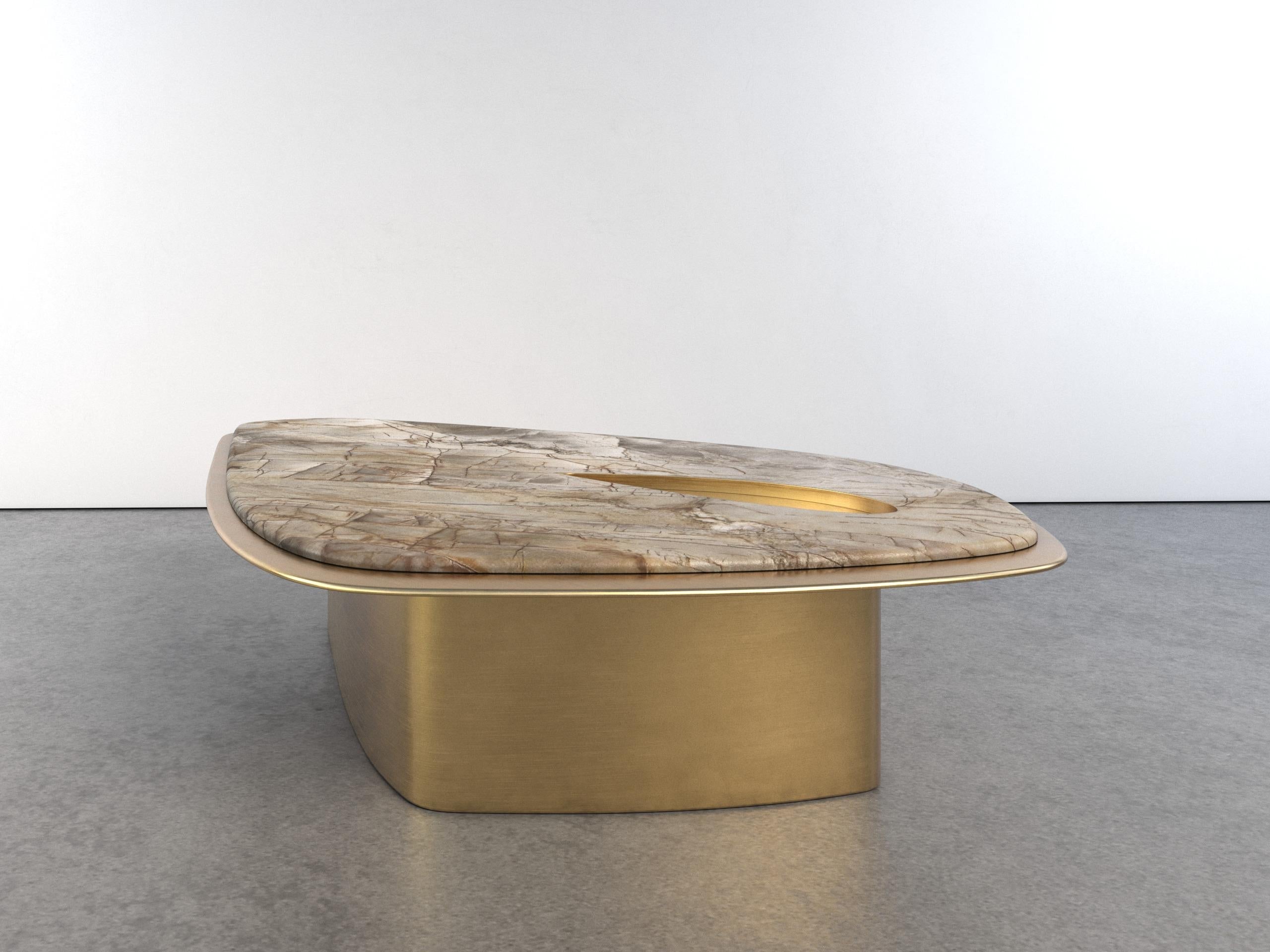 https://a.1stdibscdn.com/feline-iii-calafate-quartzite-and-brass-unique-coffee-table-by-grzegorz-majka-for-sale-picture-2/f_12192/f_448879621746464825079/04_GM_Studio_Feline_III_master.jpg