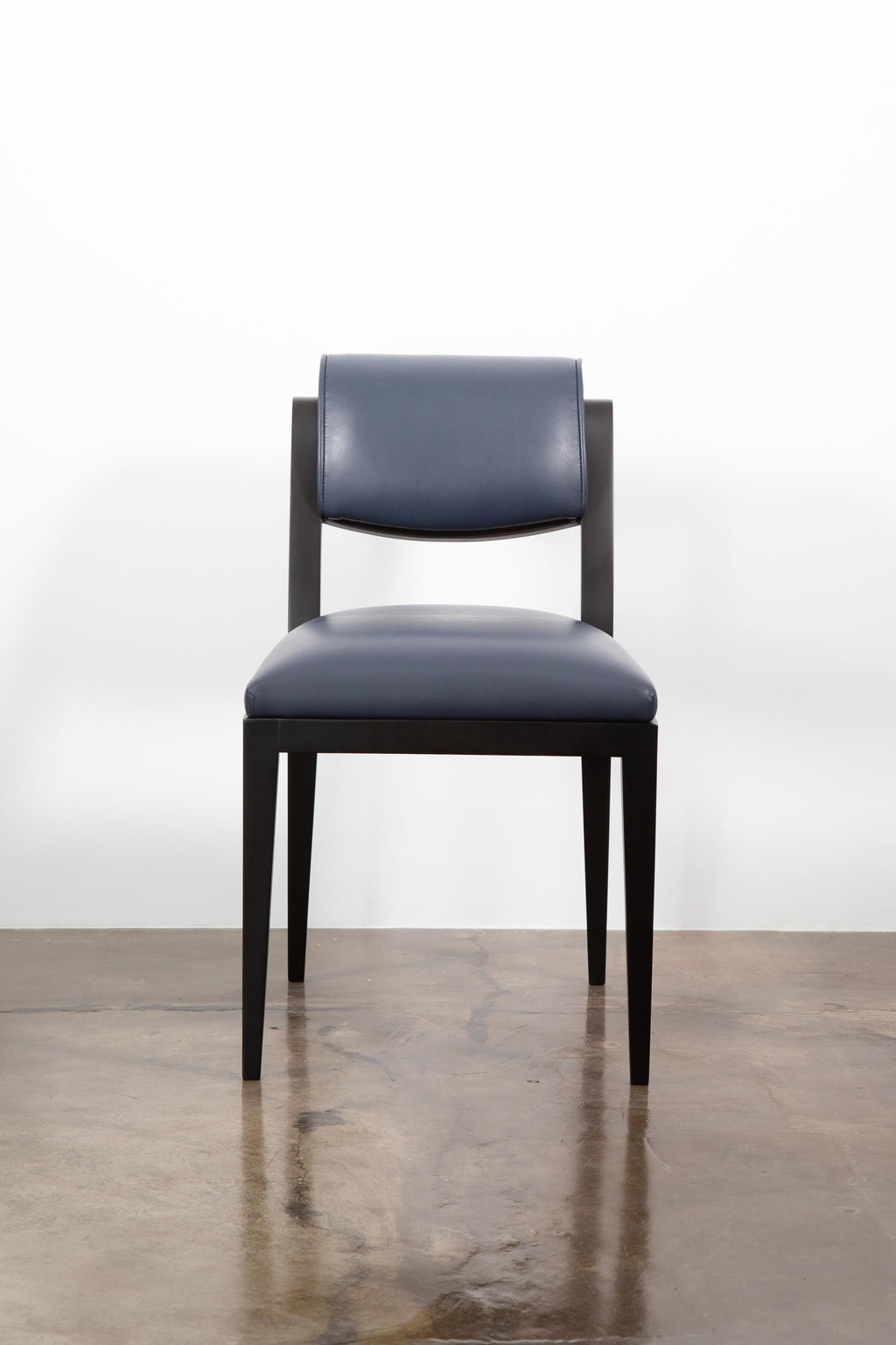 https://a.1stdibscdn.com/contemporary-art-deco-style-leather-dining-chair-by-costantini-gianni-for-sale-picture-5/f_25173/f_252463721631198460692/04_Gianni_Chair_from_Costantini_master.jpg