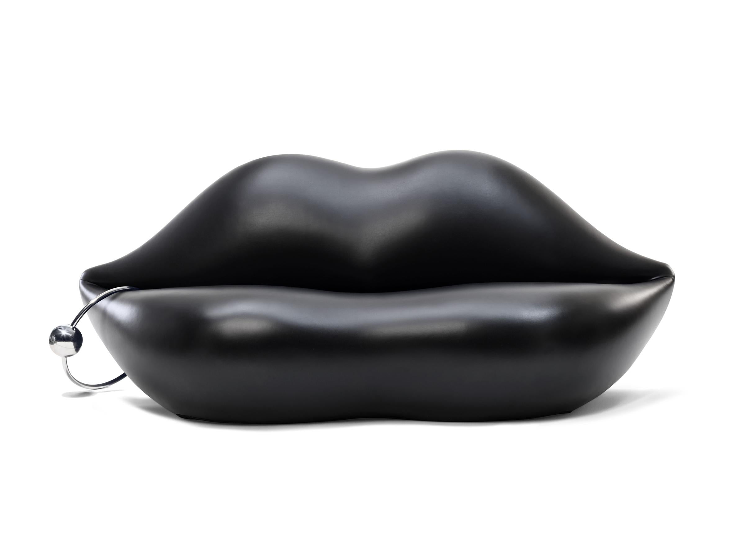 https://a.1stdibscdn.com/gufram-dark-lady-couch-by-studio-65-for-sale-picture-2/12330573/f_132712821547115101607/04_Gufram_DARK_LADY_1__master.jpg