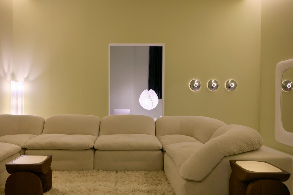 https://a.1stdibscdn.com/customizable-tacchini-butter-modular-sofa-by-faye-toogood-for-sale-picture-4/f_44652/f_452315121748530231139/04_PS_TACCHINI_STAND_De_Pasquale_Maffini_master.jpg