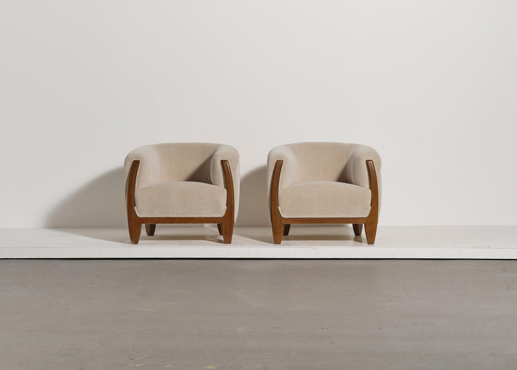 https://a.1stdibscdn.com/pair-of-sculptural-armchairs-solid-oak-and-pure-alpaca-upholstery-for-sale-picture-3/f_22593/f_477199921764168344214/04_Wonky_Stone_Alpaca_Pair_0146_11_1_master.jpeg