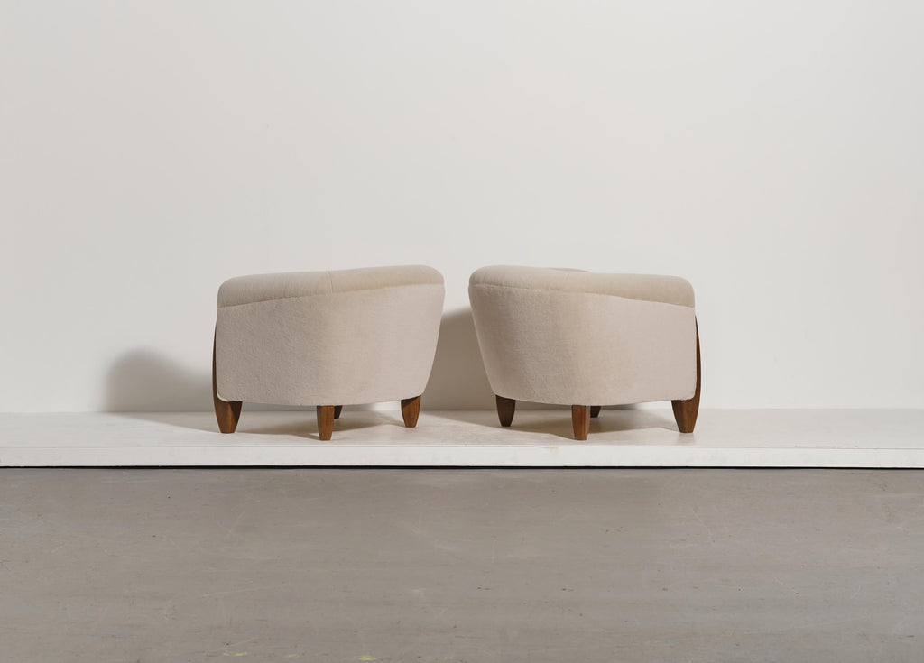 https://a.1stdibscdn.com/pair-of-sculptural-armchairs-solid-oak-and-pure-alpaca-upholstery-for-sale-picture-4/f_22593/f_477199921764168357831/04_Wonky_Stone_Alpaca_Pair_0146_11_3_master.jpeg
